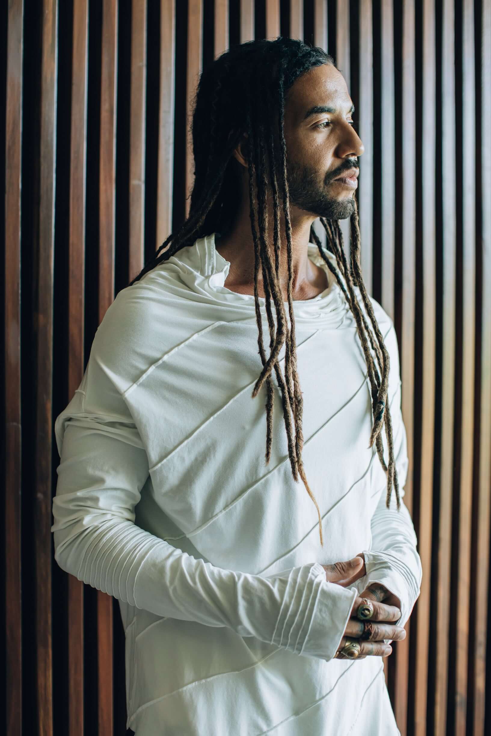 VALO Design Shirt KUNDALINI - Our KUNDALINI shirt is made from silky and light bamboo stretch fabric. Softness and comfort you wont believe until you experience it... It's truly like a second skin!