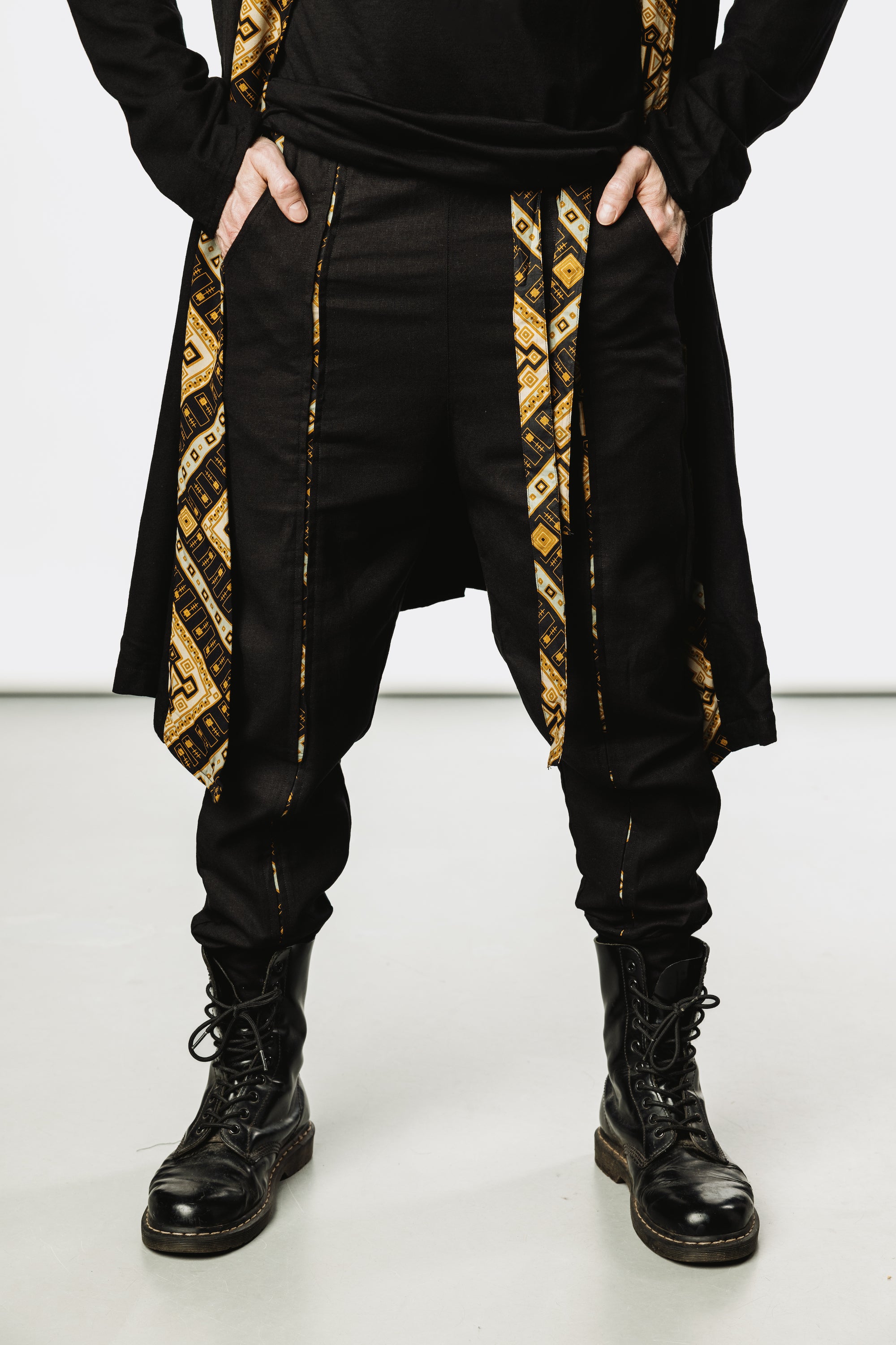 QI PANTS - Oriental Drop Crotch Linen Pants