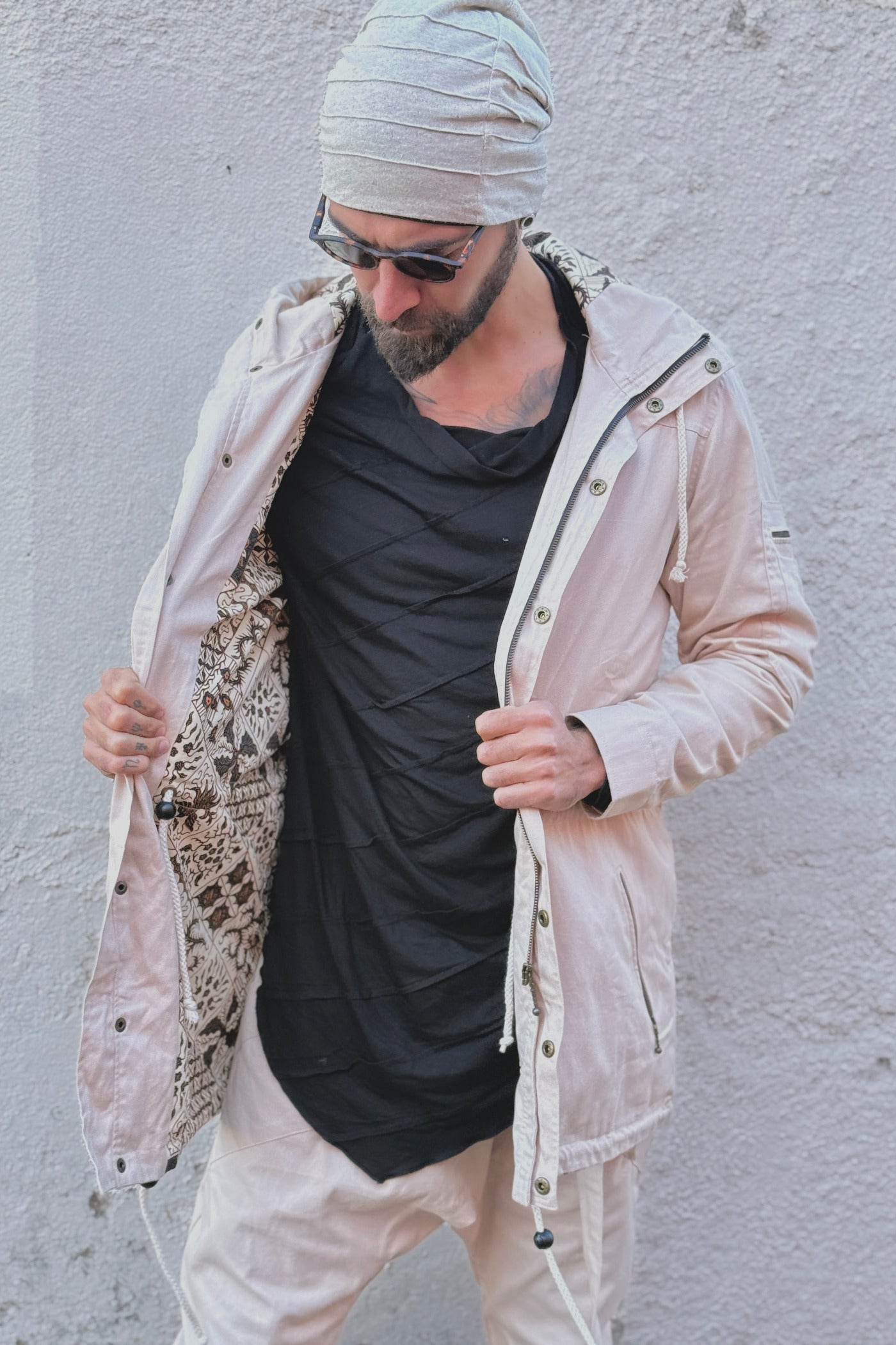 VALO Design Jackets LUONTO - Medium-Long 100% cotton jacket with impressive VALO print art by artist Timo Nummela on the interior layer