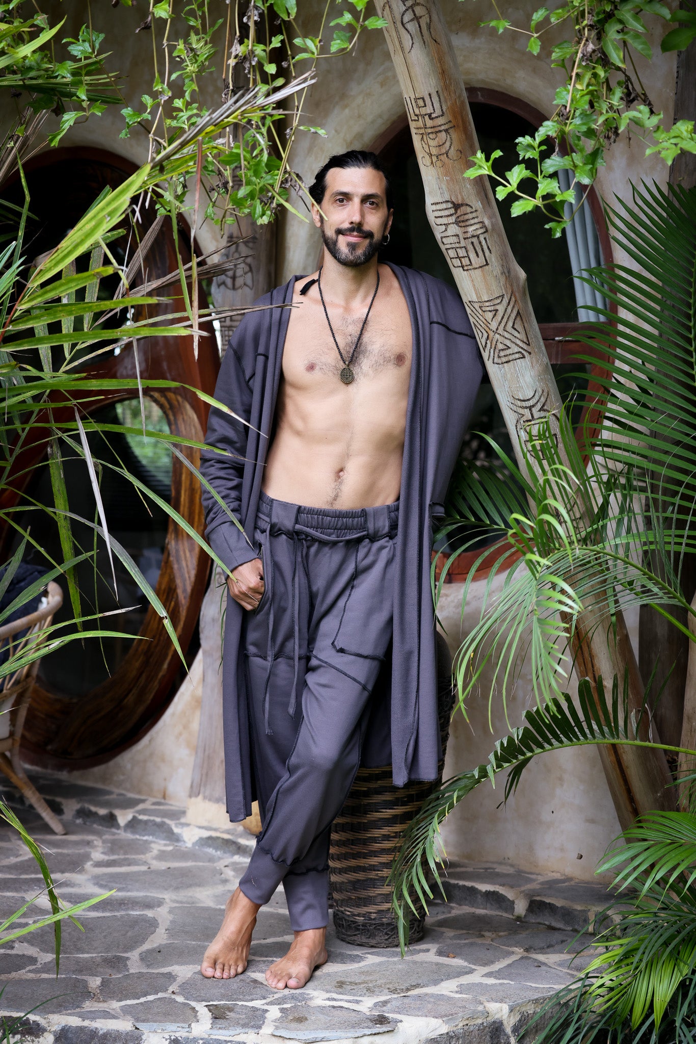 VALO Design Pants NORTHENER - These jogger style cotton pants are made from high quality and durable 100% Cotton French Terry fabric. Two zipper pockets on the sides, unique overlock stitching details.