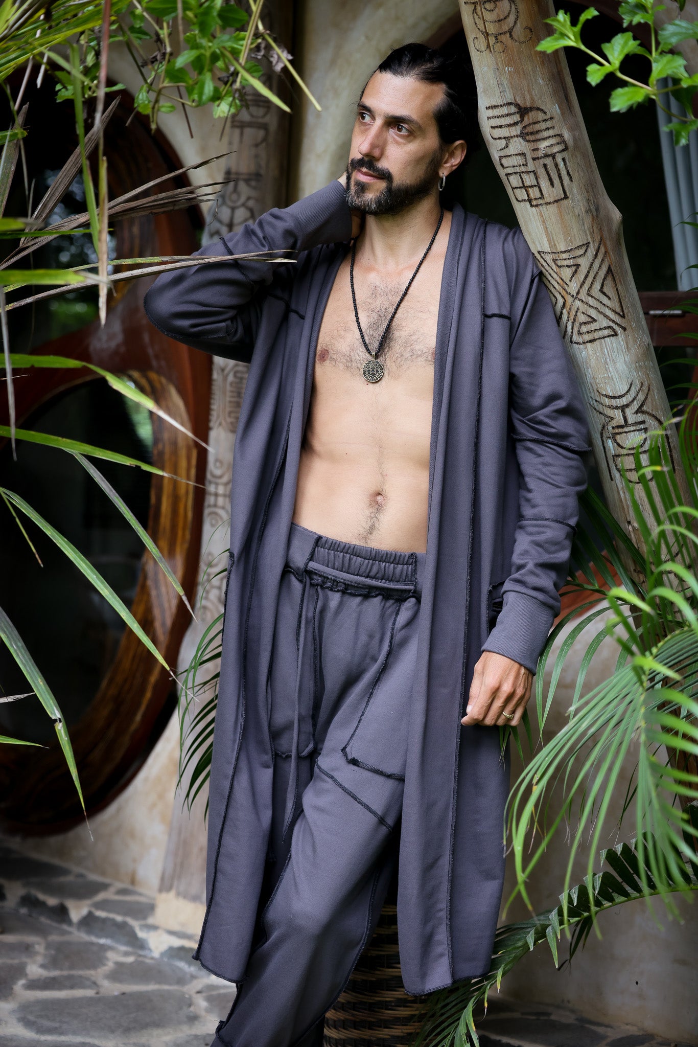 VALO Design Cape NORTHENER – A soft and comfortable long-sleeve hooded cardigan made from high-quality 100% French Terry cotton, featuring overlock stitching for added detail