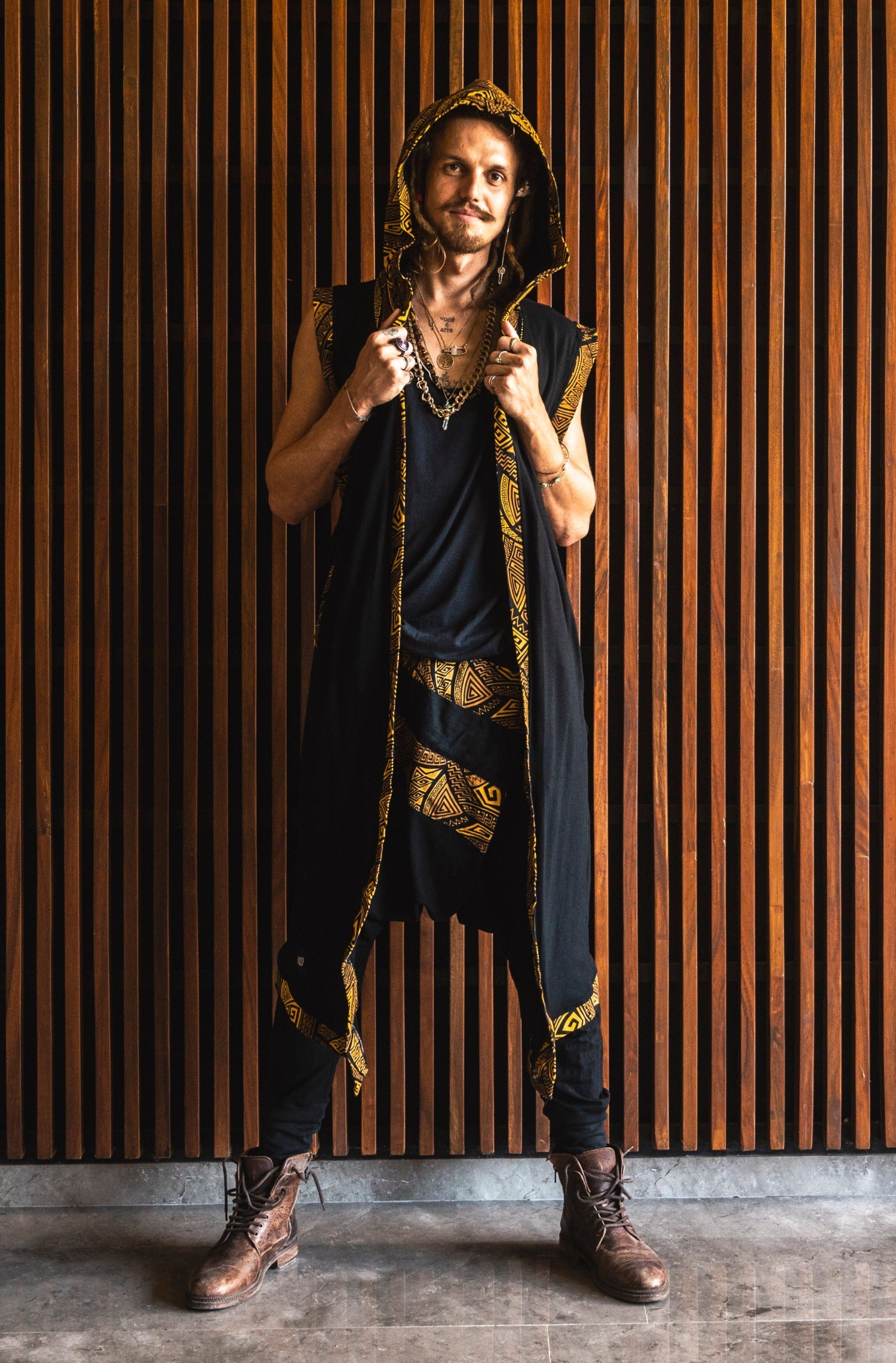 VALO Design Cape TAIKA WARRIOR – A striking hooded cape inspired by the Warrior of Light, crafted from exceptionally resilient and durable fabric.