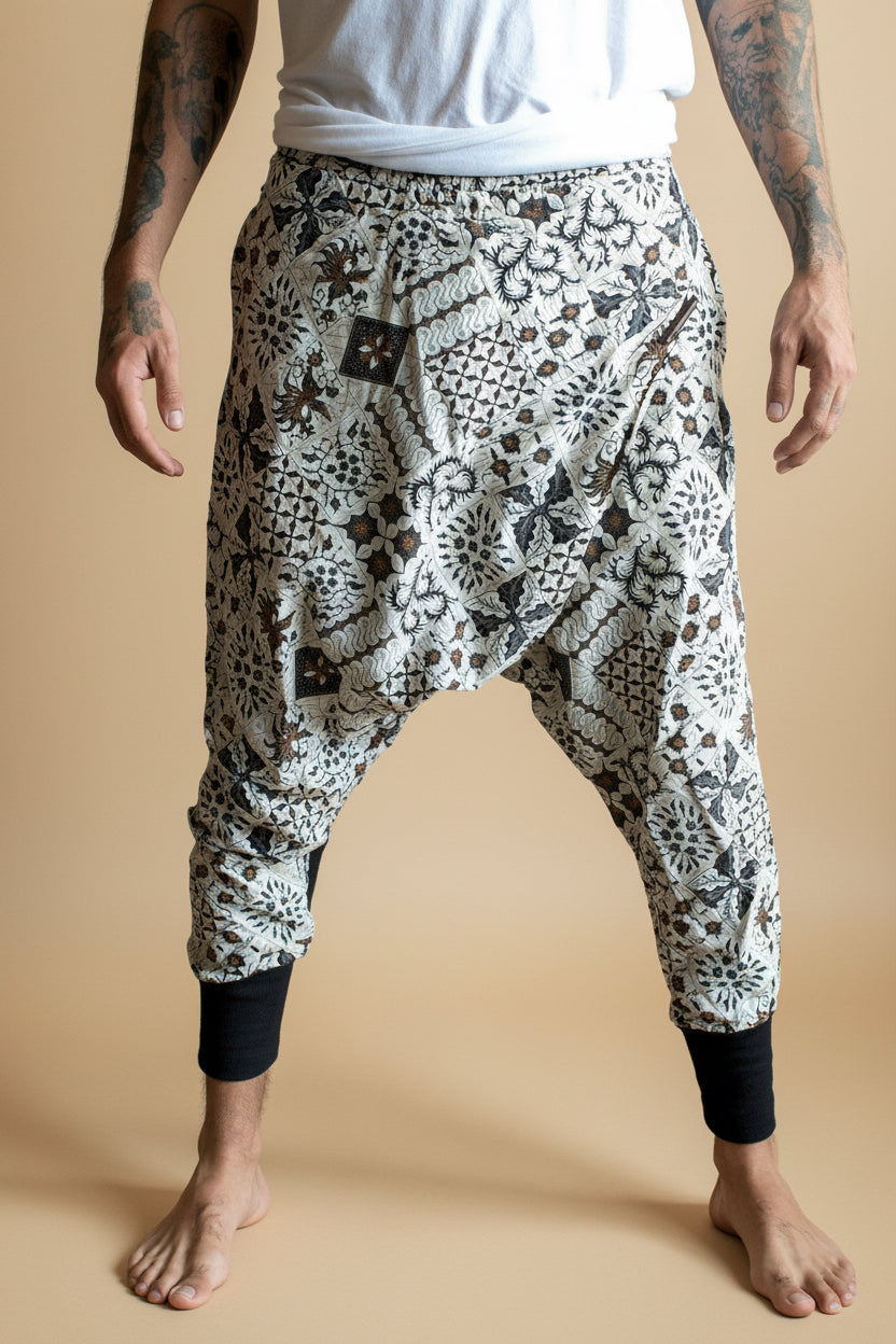 VALO Design BALI SPIRIT NINJA White Batik - Comfortable & stylish cotton print harem pants