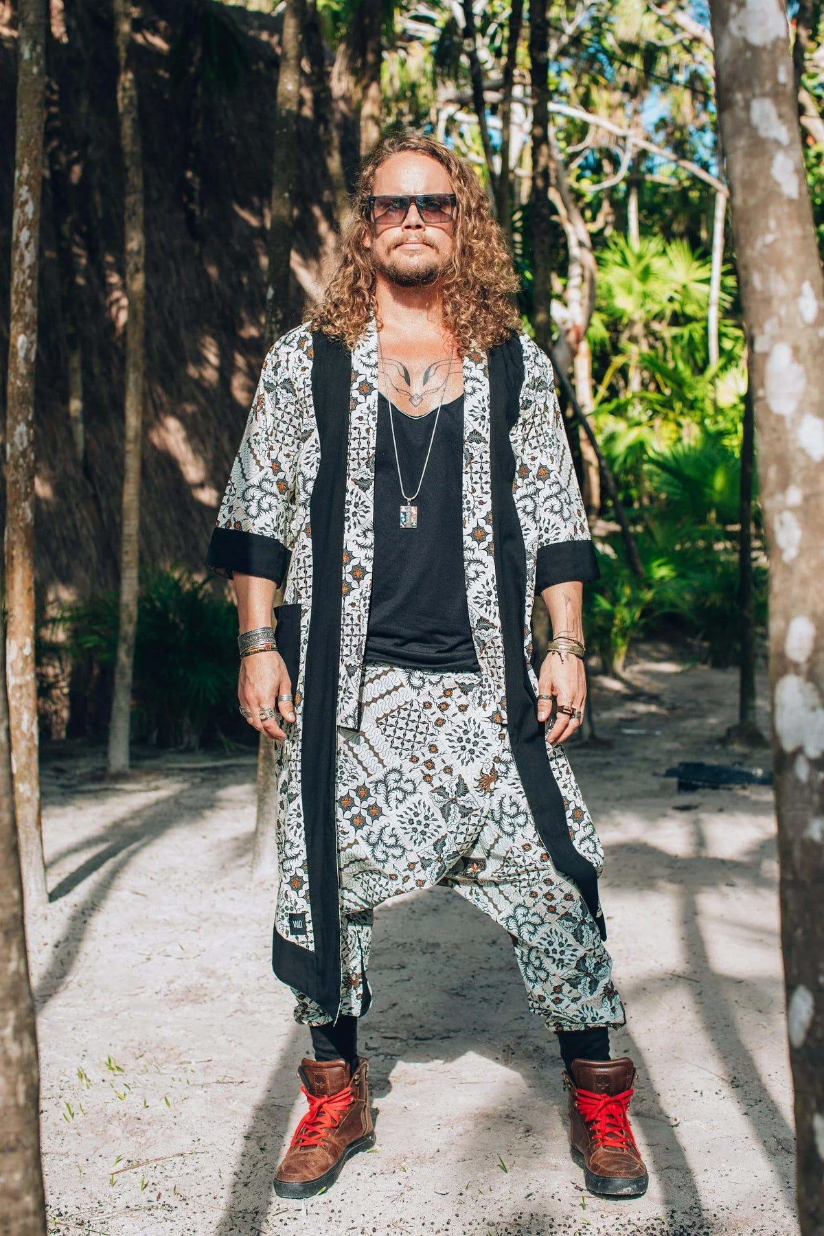 Bali Spirit Outfit White Batik