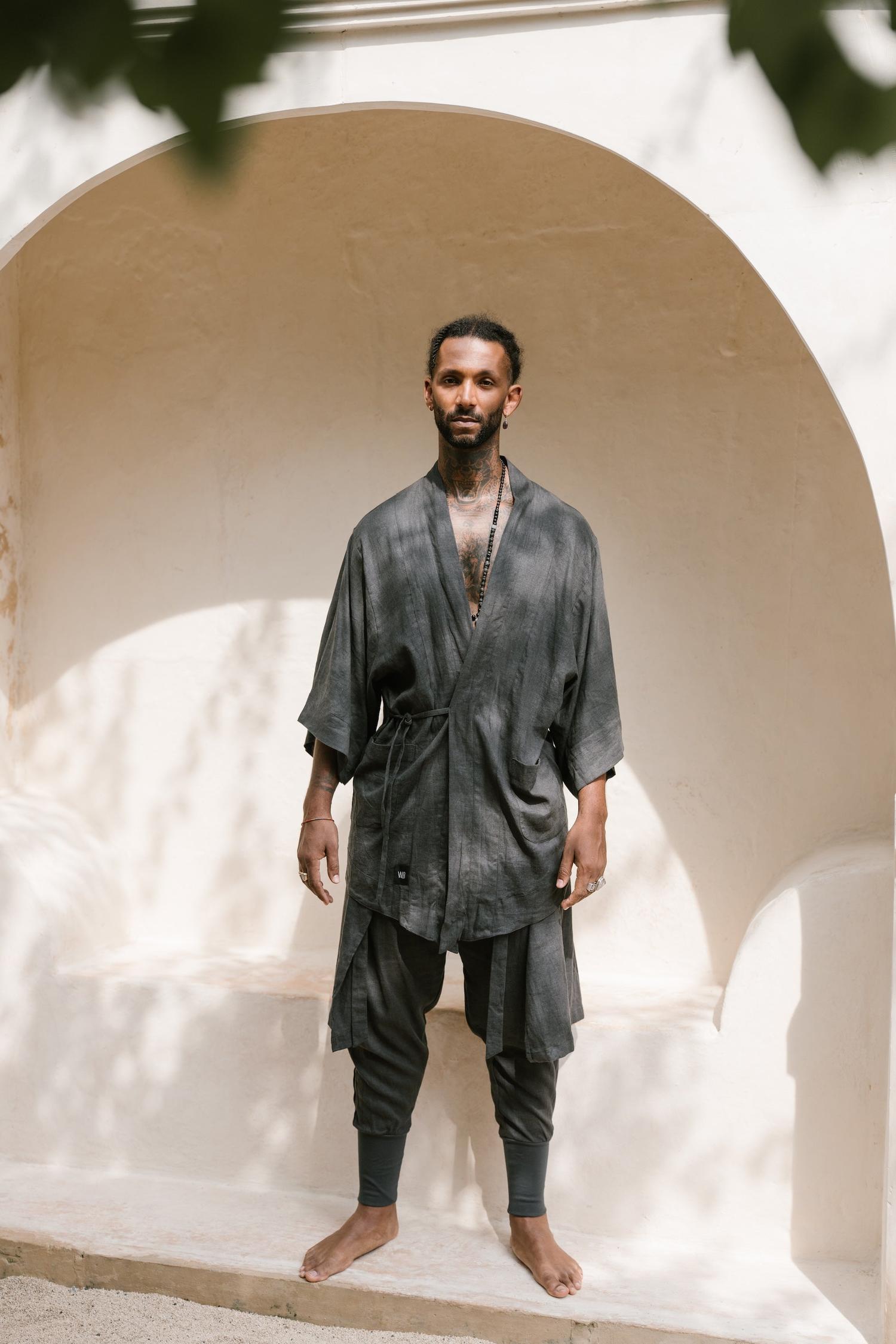 BUSHI Kimono - Japanese Inspired Short Kimono Robe