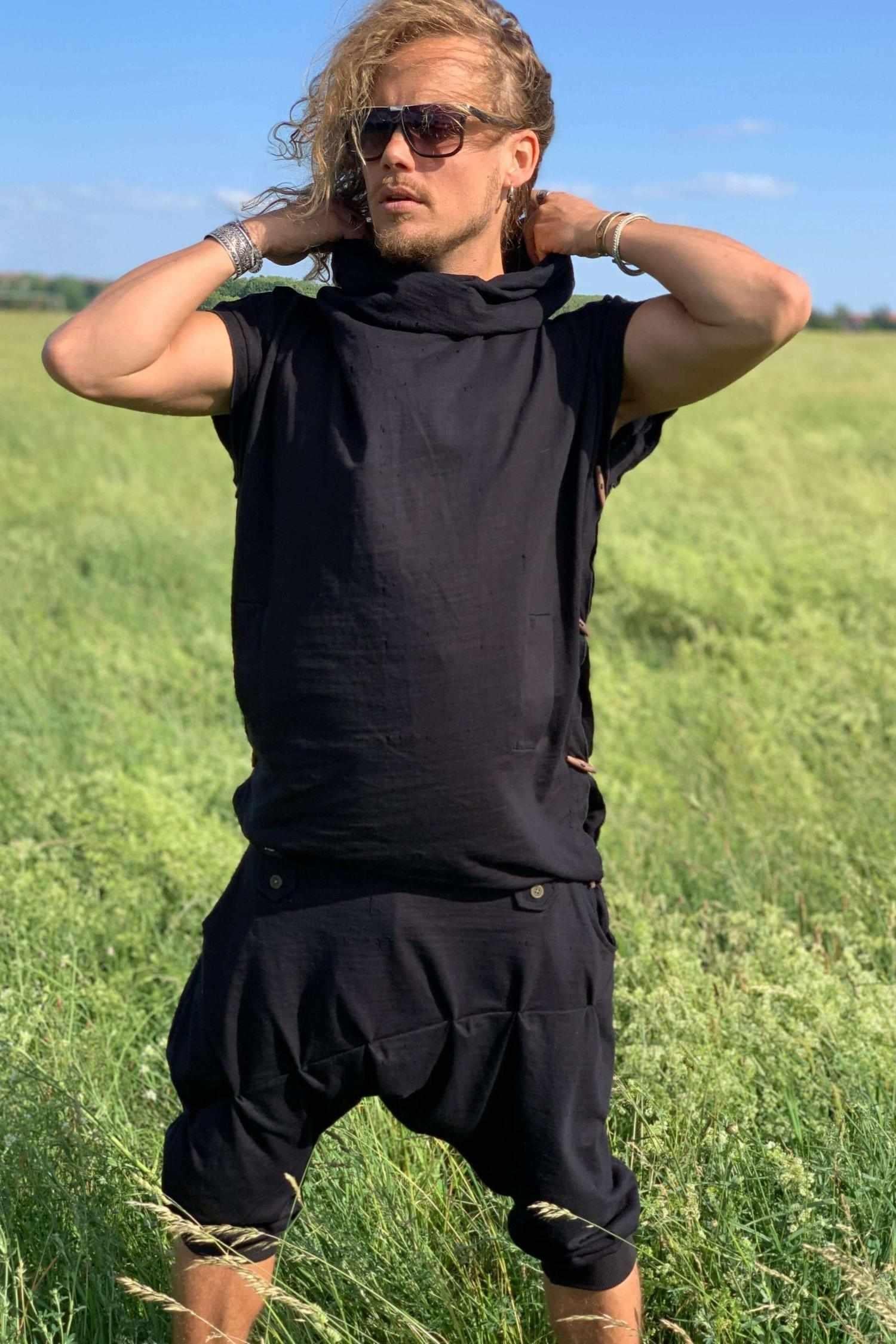 VALO Design Capris DUNE – Lightweight and comfortable harem-style drop-crotch shorts, offering a natural, airy feel that fits like a second skin—perfect for summer