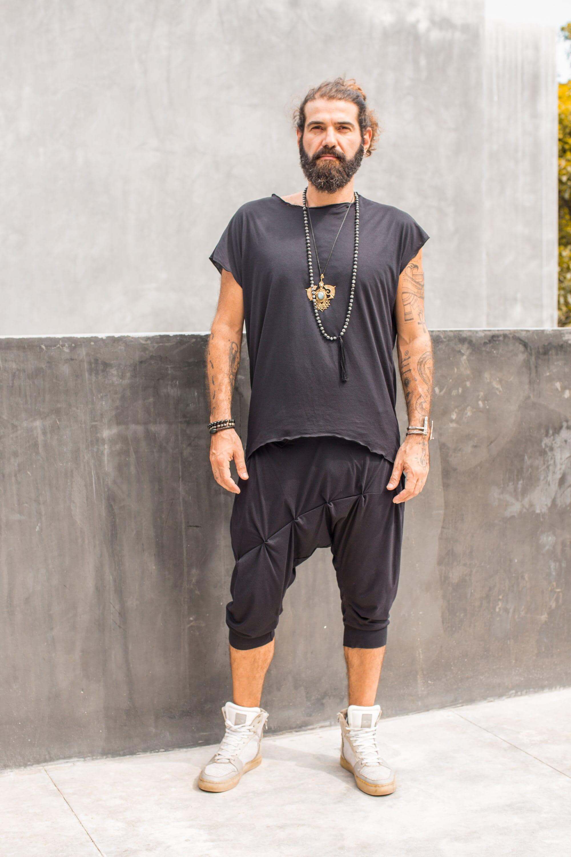 VALO Design Capris DUNE – Lightweight and comfortable harem-style drop-crotch shorts, offering a natural, airy feel that fits like a second skin—perfect for summer