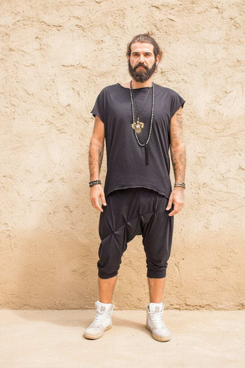 VALO Design Capris DUNE – Lightweight and comfortable harem-style drop-crotch shorts, offering a natural, airy feel that fits like a second skin—perfect for summer