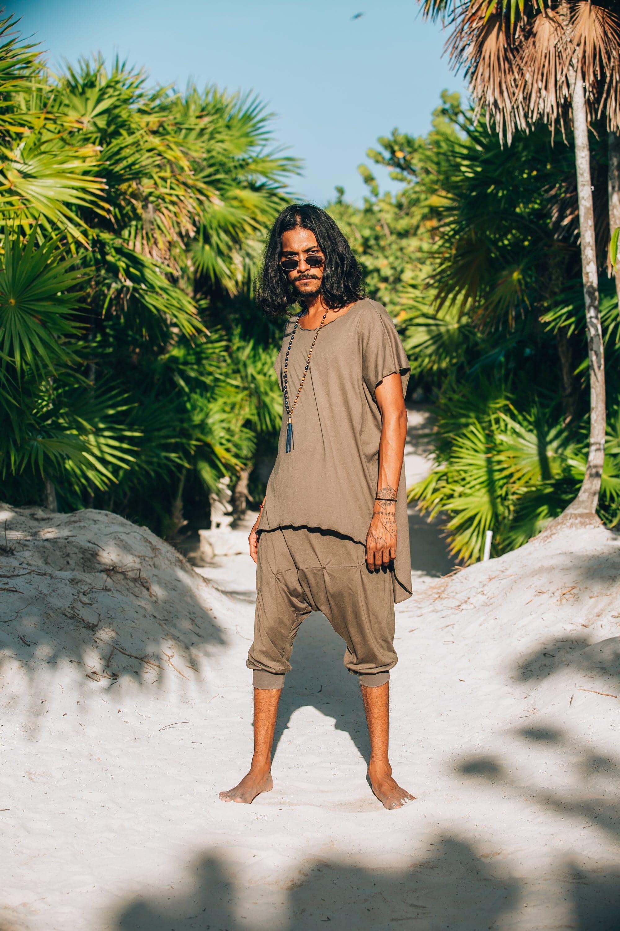 VALO Design Capris DUNE – Lightweight and comfortable harem-style drop-crotch shorts, offering a natural, airy feel that fits like a second skin—perfect for summer