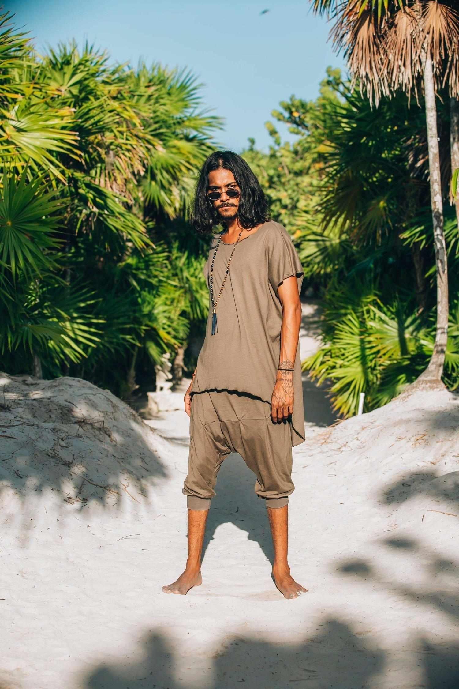 VALO Design Capris DUNE – Lightweight and comfortable harem-style drop-crotch shorts, offering a natural, airy feel that fits like a second skin—perfect for summer