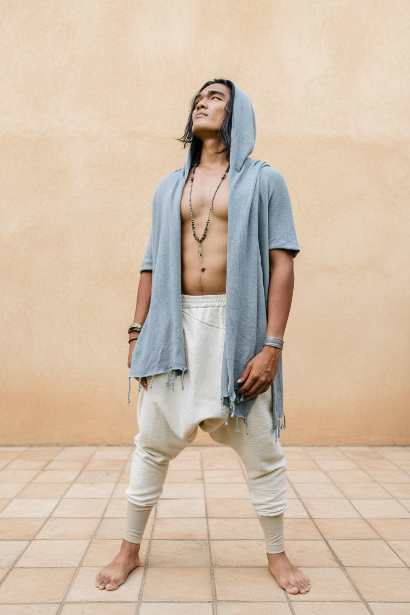 VALO Design Capes GERONIMO – A hooded cotton kimono cardigan poncho with wide armholes and a spacious back, designed to fit all sizes. Features a large hood and a long, cape-like silhouette