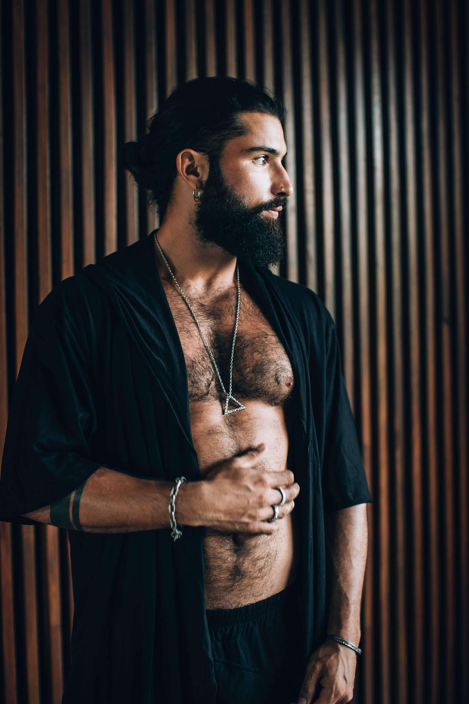 VALO Design Clothing Capes HANZO Black - Japanese style hooded bamboo Kimono Top