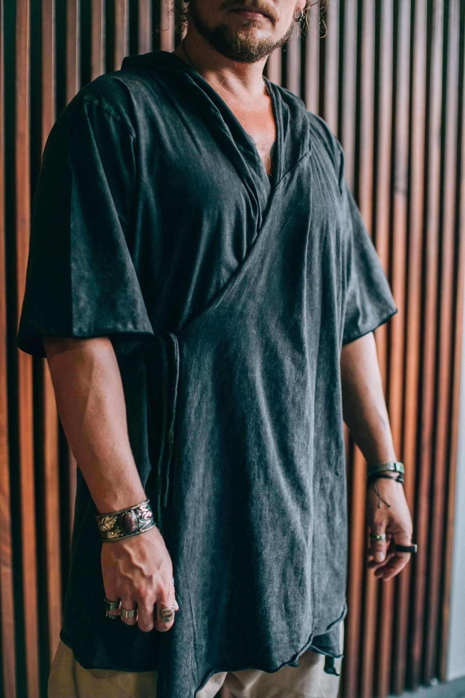 VALO Design Clothing Capes HANZO Black - Japanese style hooded bamboo Kimono Top