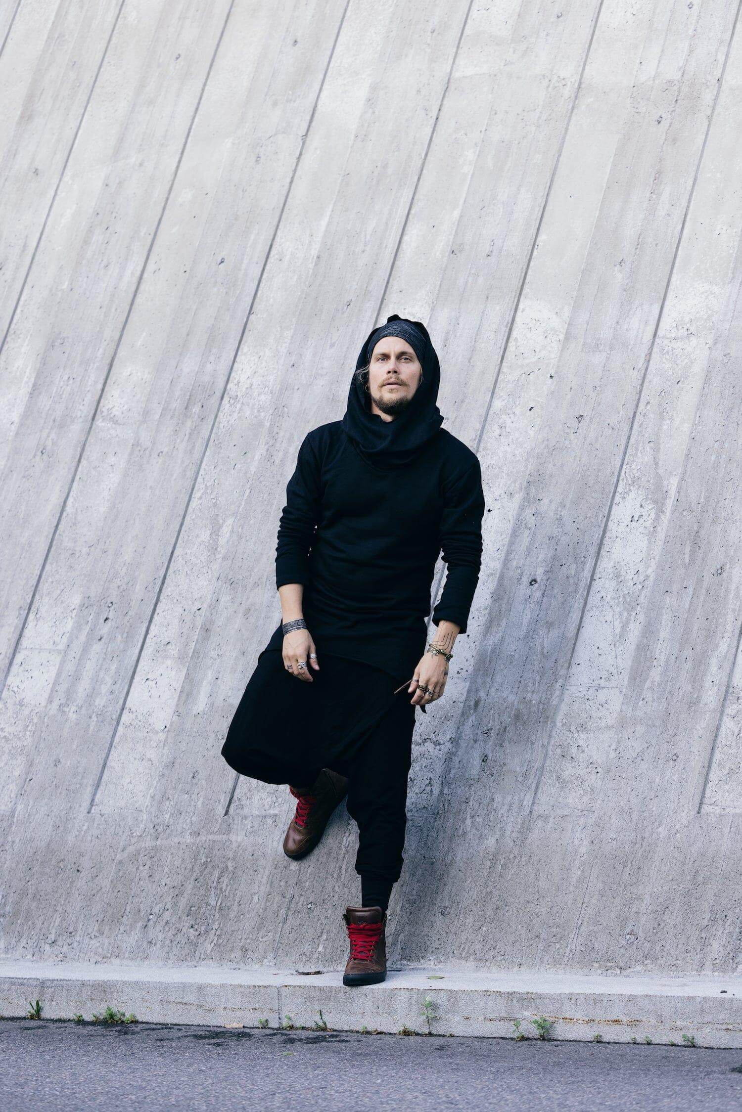 VALO Design Clothing Hoodies ILTA - An oversized assassin style hoodie with asymmetric cut, making the hoodie longer from both sides