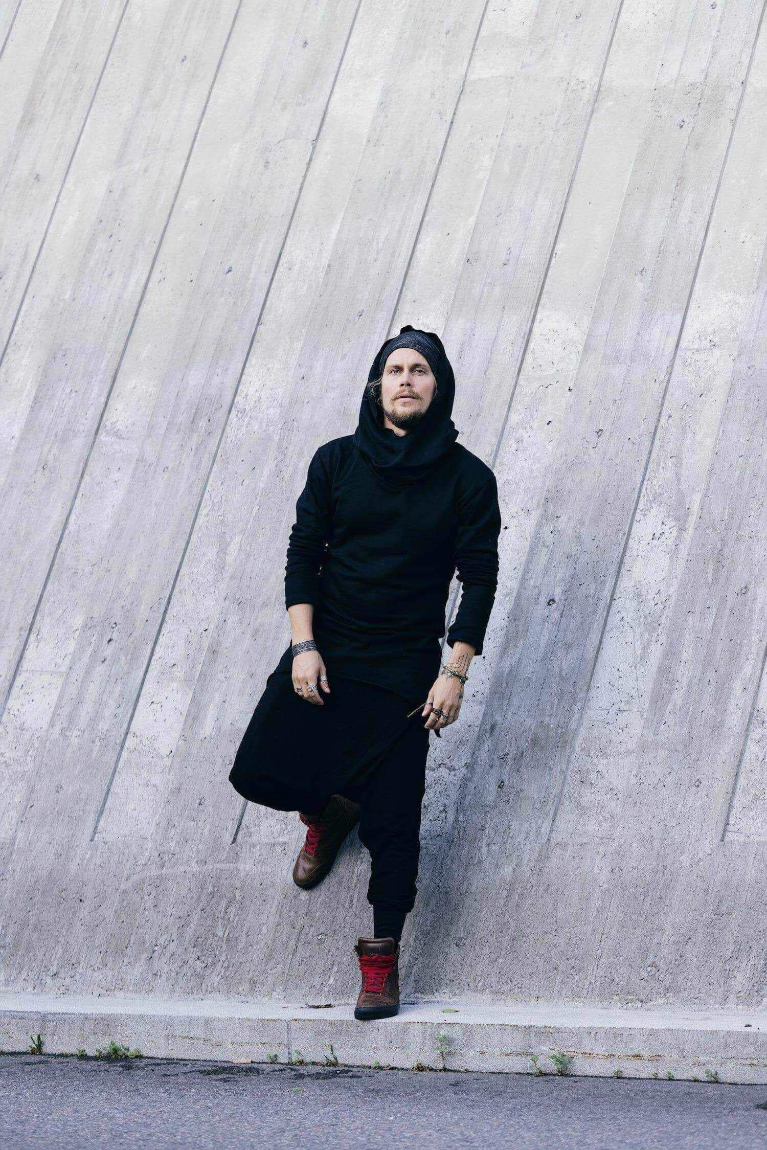 VALO Design Clothing Hoodies ILTA - An oversized assassin style hoodie with asymmetric cut, making the hoodie longer from both sides
