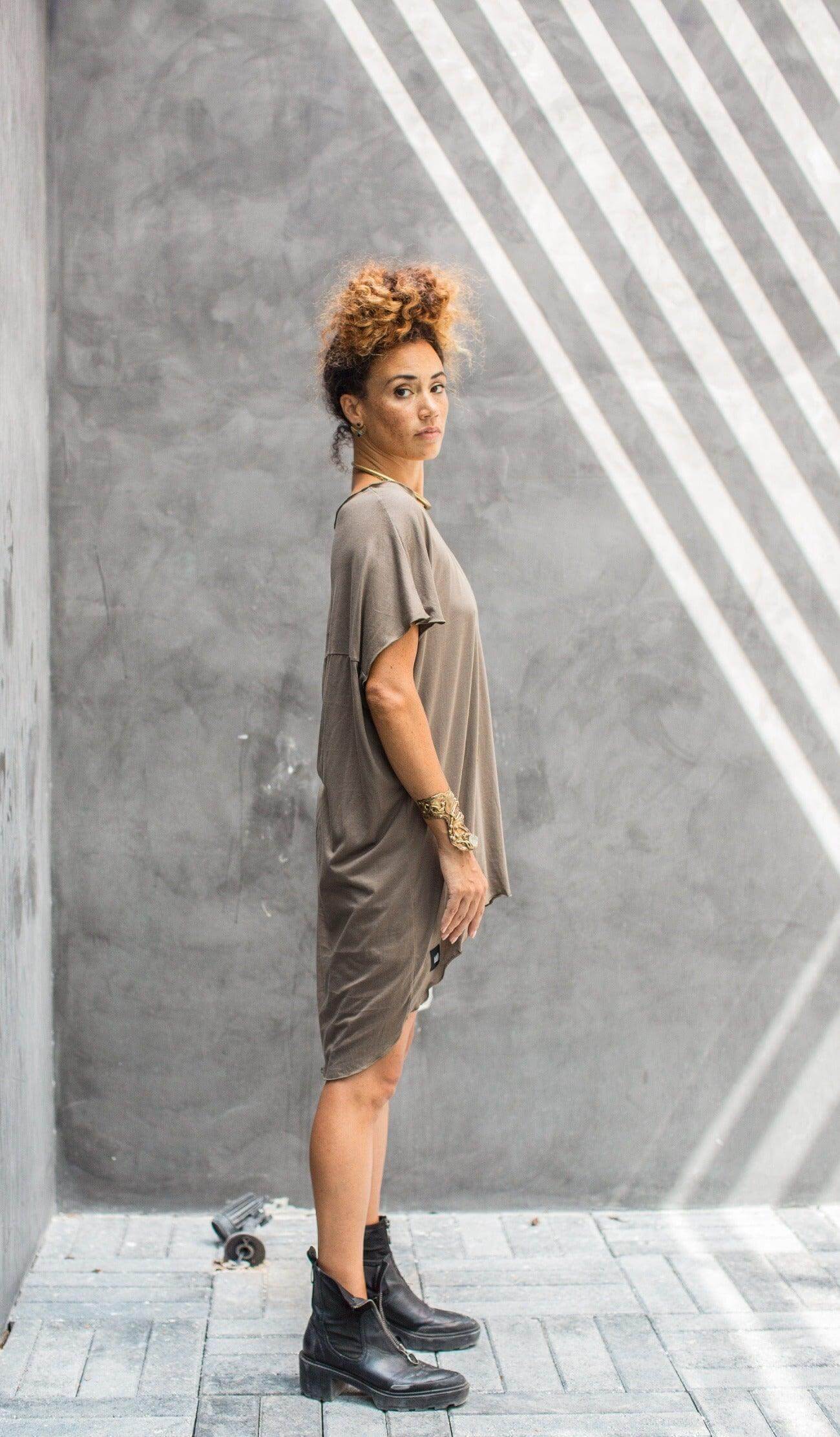 ISO - loose and comfortable asymmetric oversized t-shirt cropped top - VALO Design Clothing