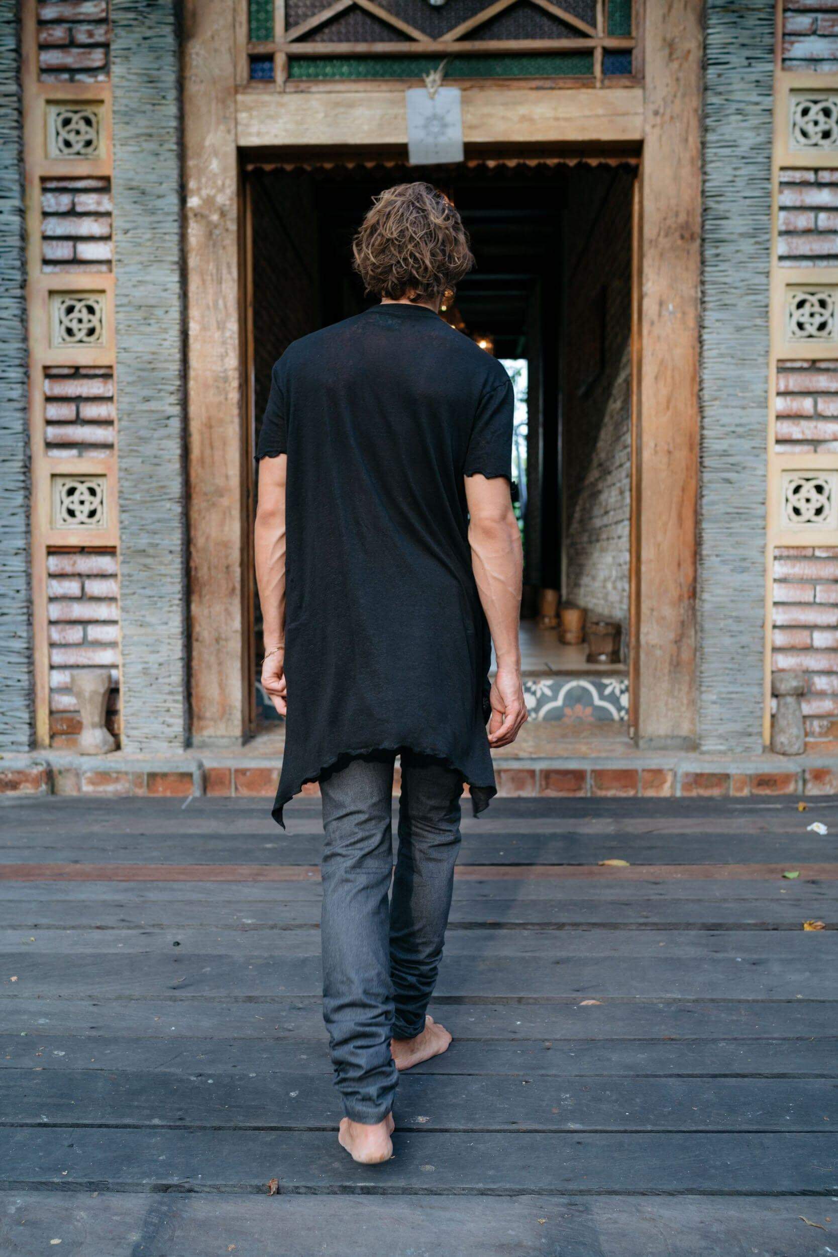 VALO Design Clothing KURTAN - Bamboo oversize tee with top button up and asymmetric side cuts