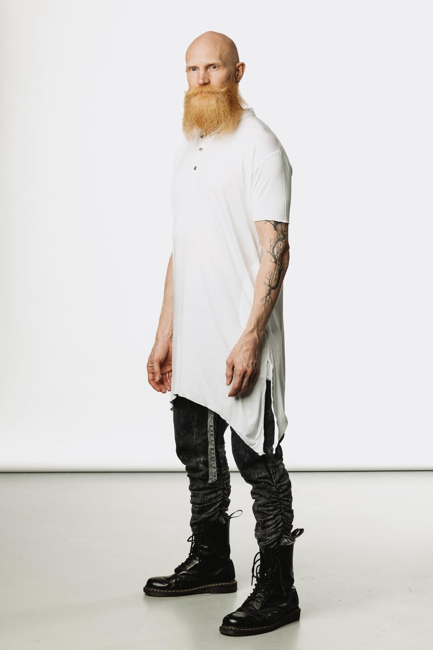 VALO Design Clothing KURTAN - Bamboo oversize tee with top button up and asymmetric side cuts