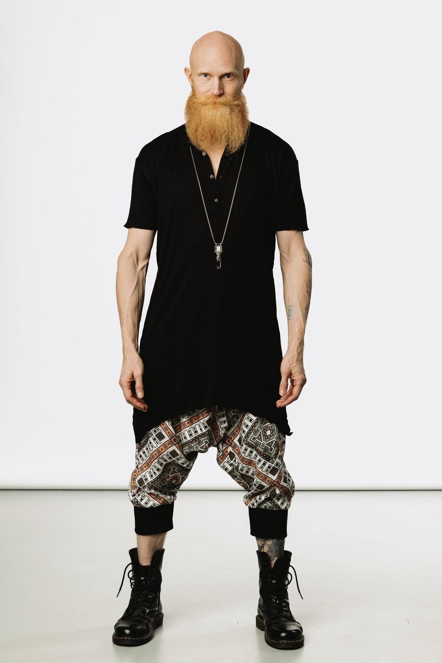 VALO Design Clothing KURTAN - Bamboo oversize tee with top button up and asymmetric side cuts