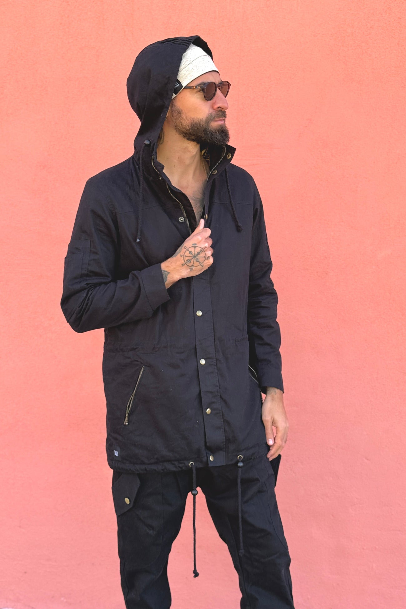 VALO Design Jackets LUONTO - Medium-Long 100% cotton jacket with impressive VALO print art by artist Timo Nummela on the interior layer