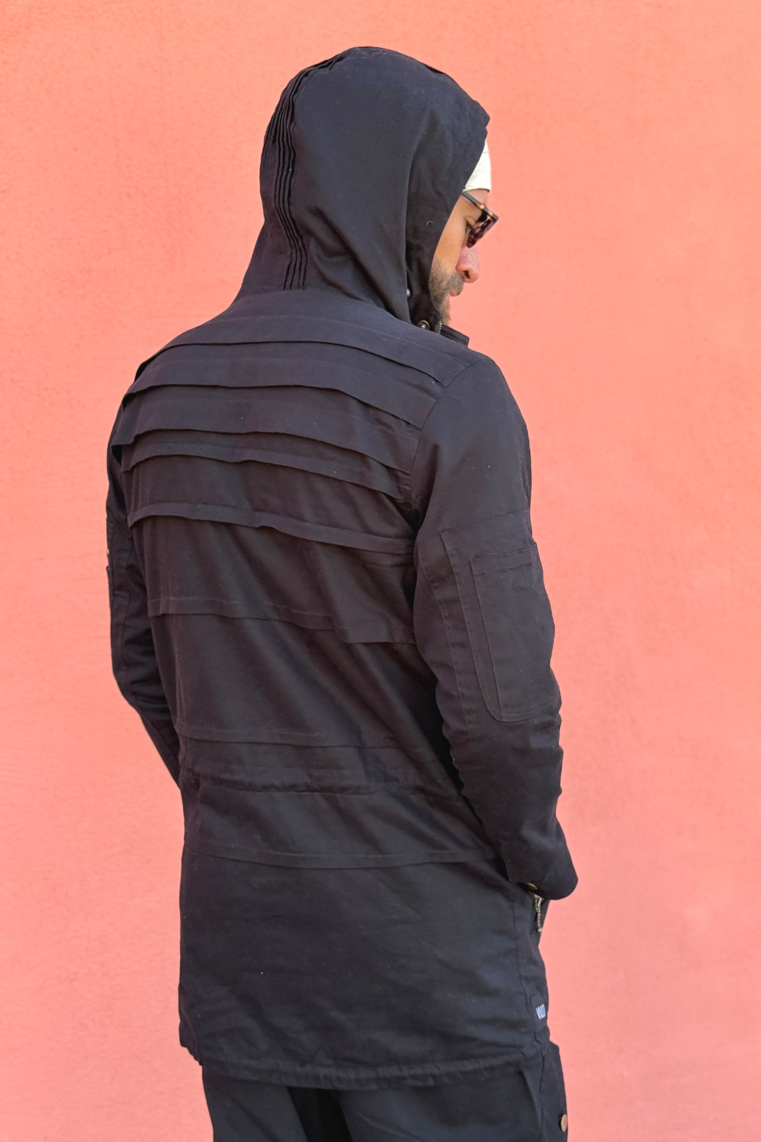 VALO Design Jackets LUONTO - Medium-Long 100% cotton jacket with impressive VALO print art by artist Timo Nummela on the interior layer