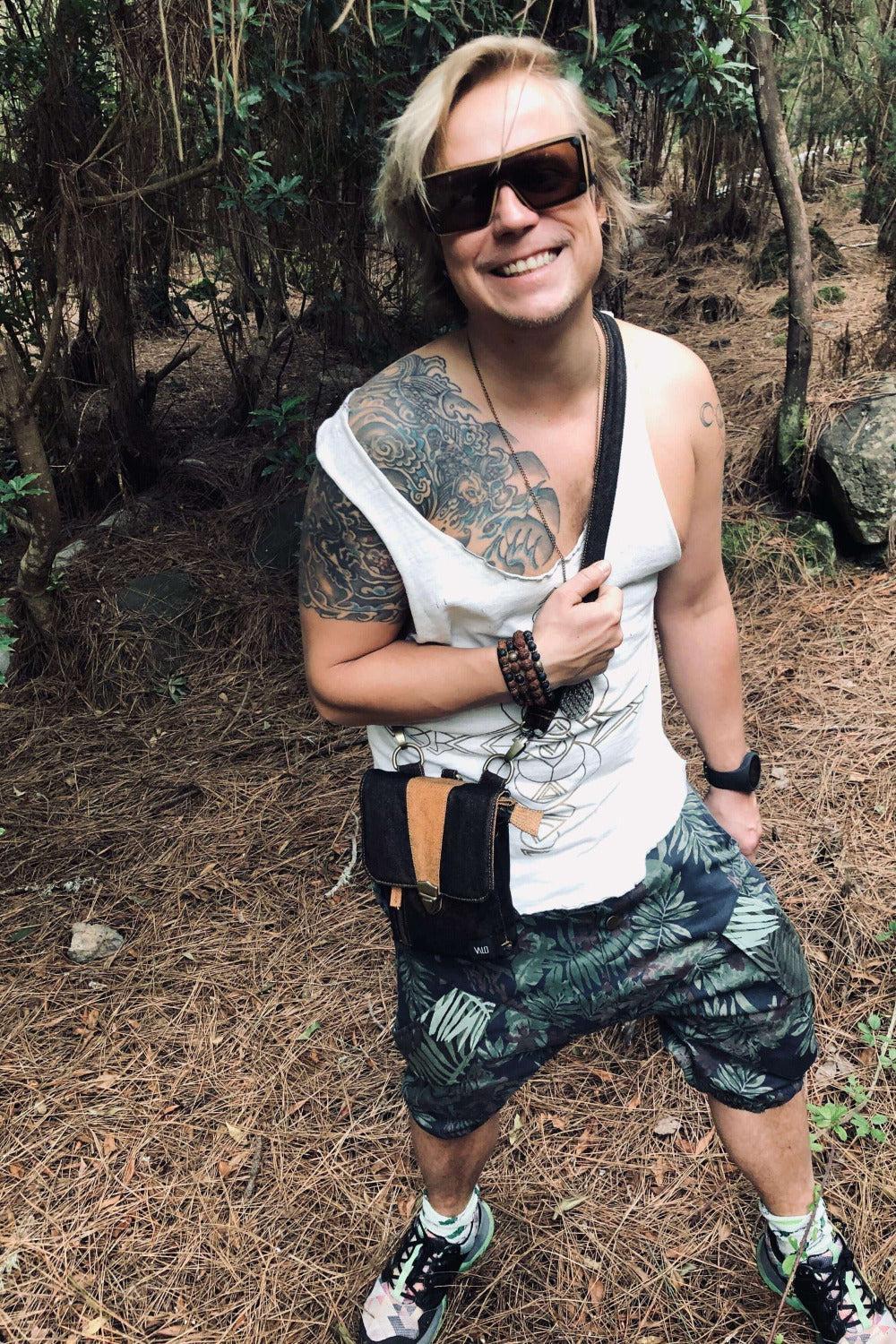 VALO Design Clothing Bag MATKA – A medium-sized shoulder bag with multiple pockets, designed for travelers seeking style and functionality