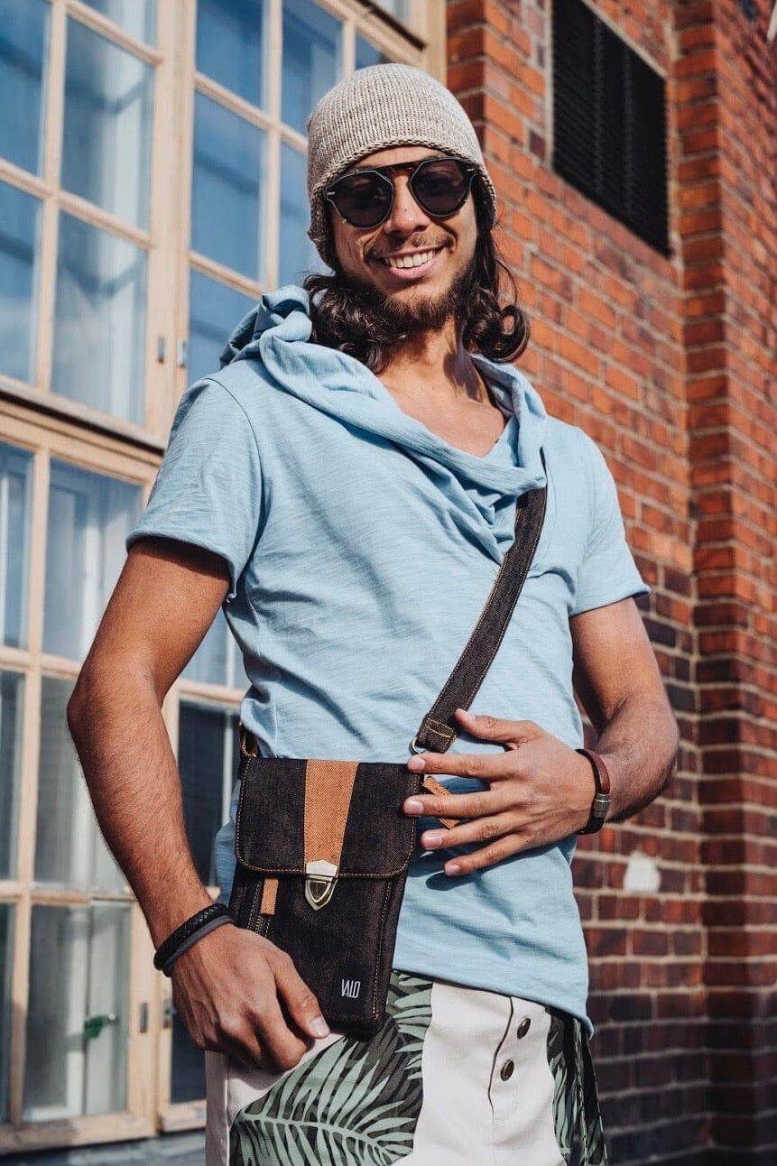 VALO Design Clothing Bag MATKA – A medium-sized shoulder bag with multiple pockets, designed for travelers seeking style and functionality