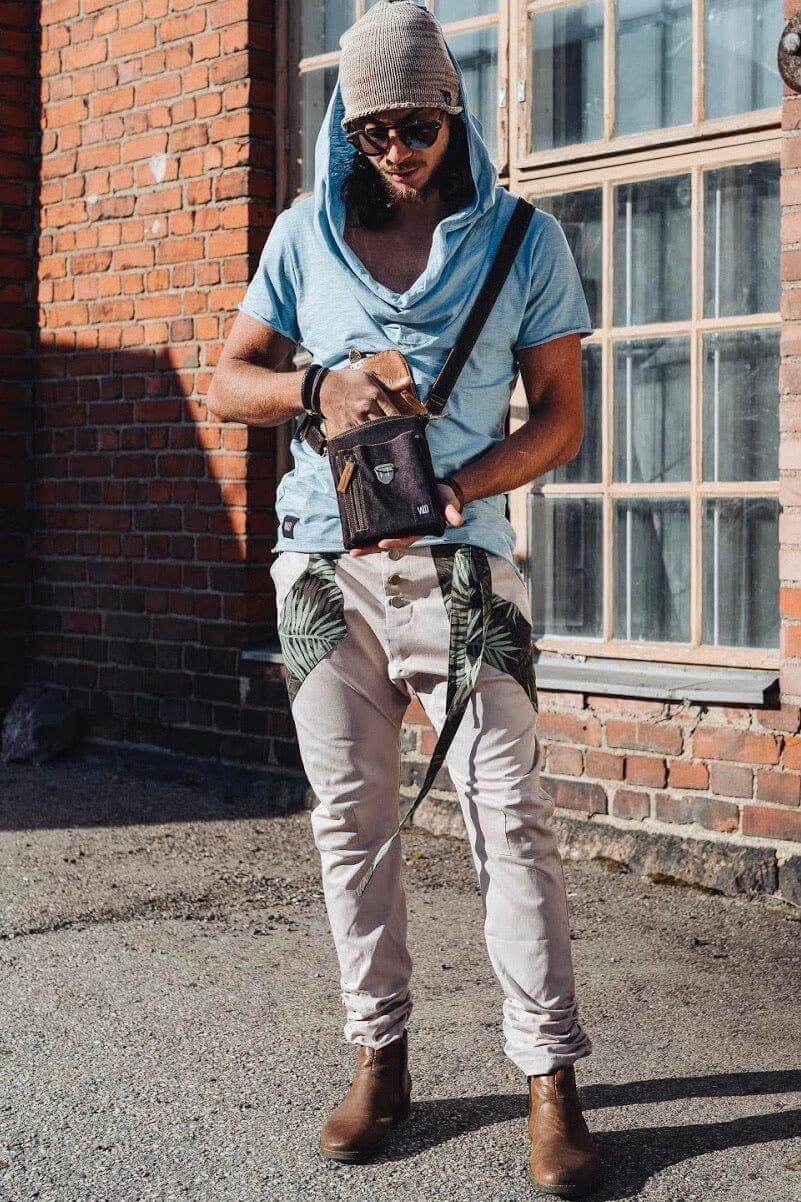 VALO Design Clothing Bag MATKA – A medium-sized shoulder bag with multiple pockets, designed for travelers seeking style and functionality