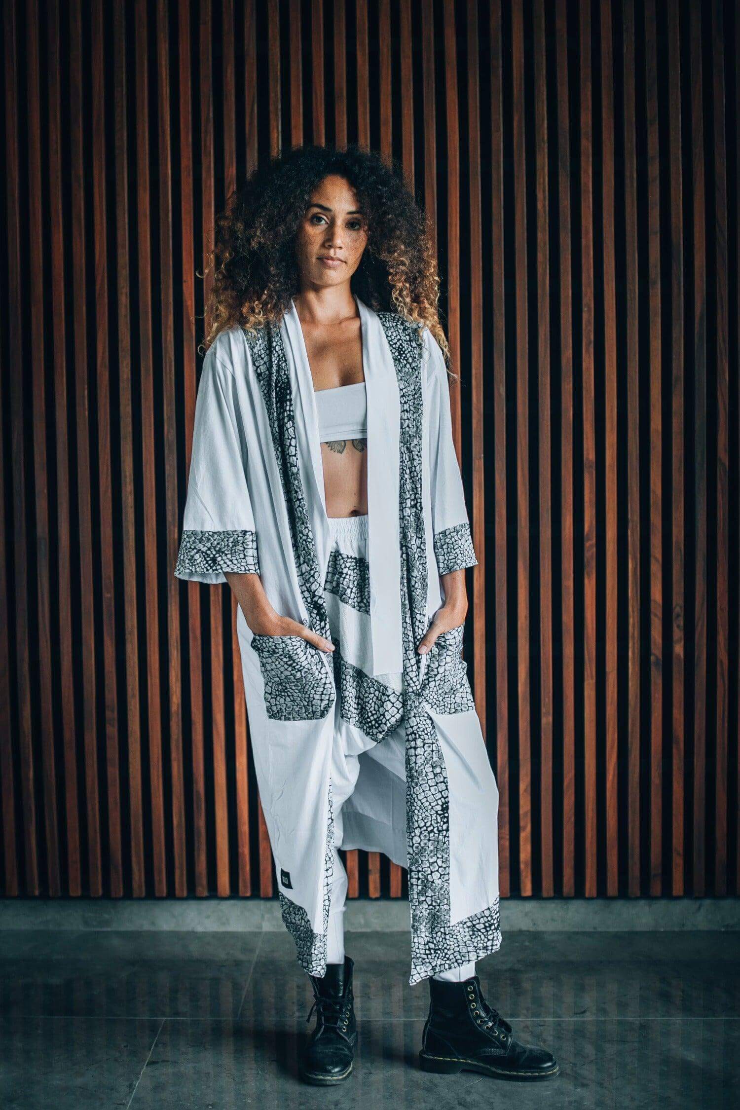 VALO Design Pants Ninja Warrior AGUNG – Stylish, slim-leg harem drop-crotch pants crafted from soft, elegant cotton fabric