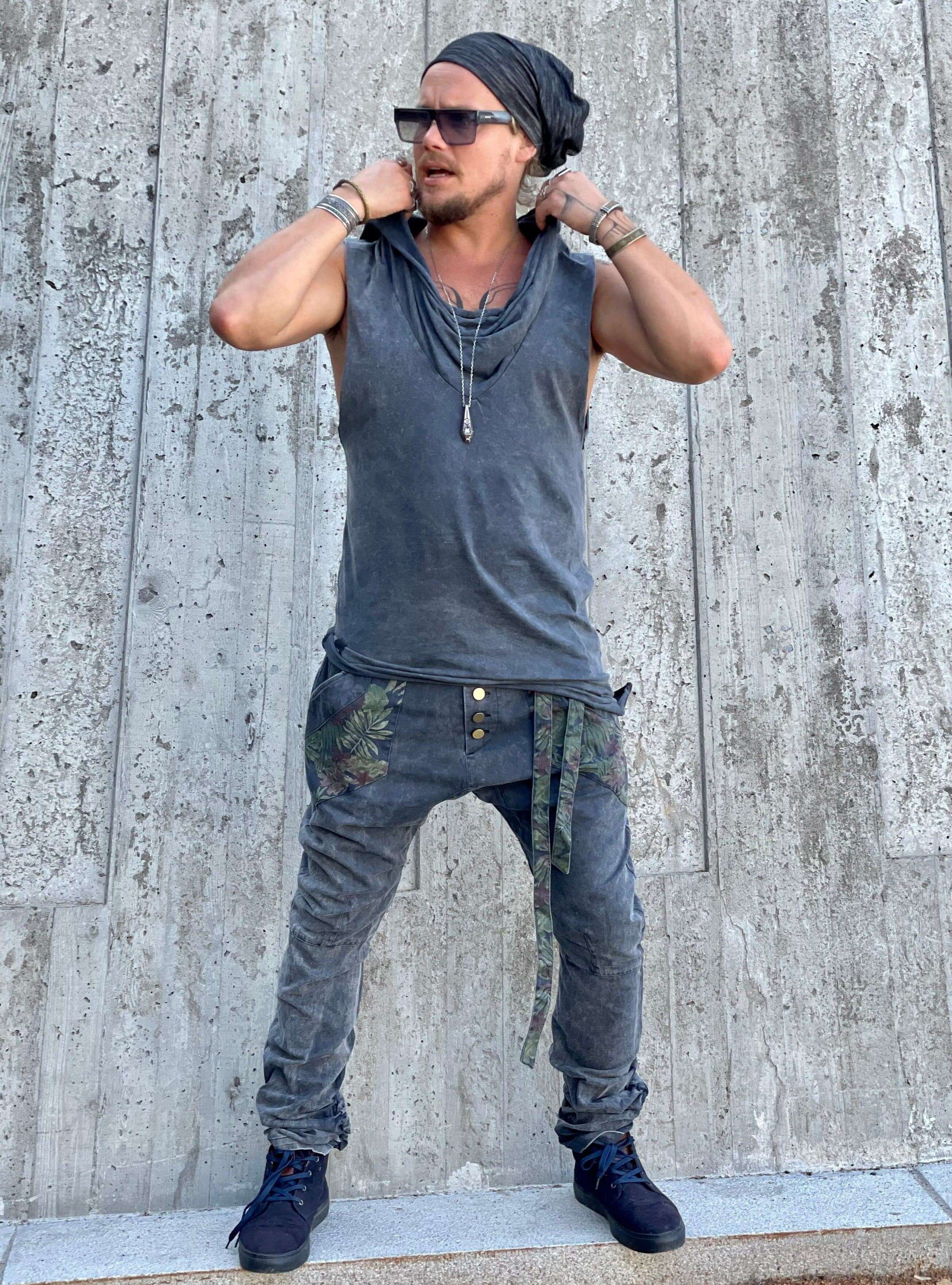 VALO Design Hoodies NOMAD – Light and breathable cowl neck ninja-assassin-style sleeveless hooded tee, crafted from organic cotton