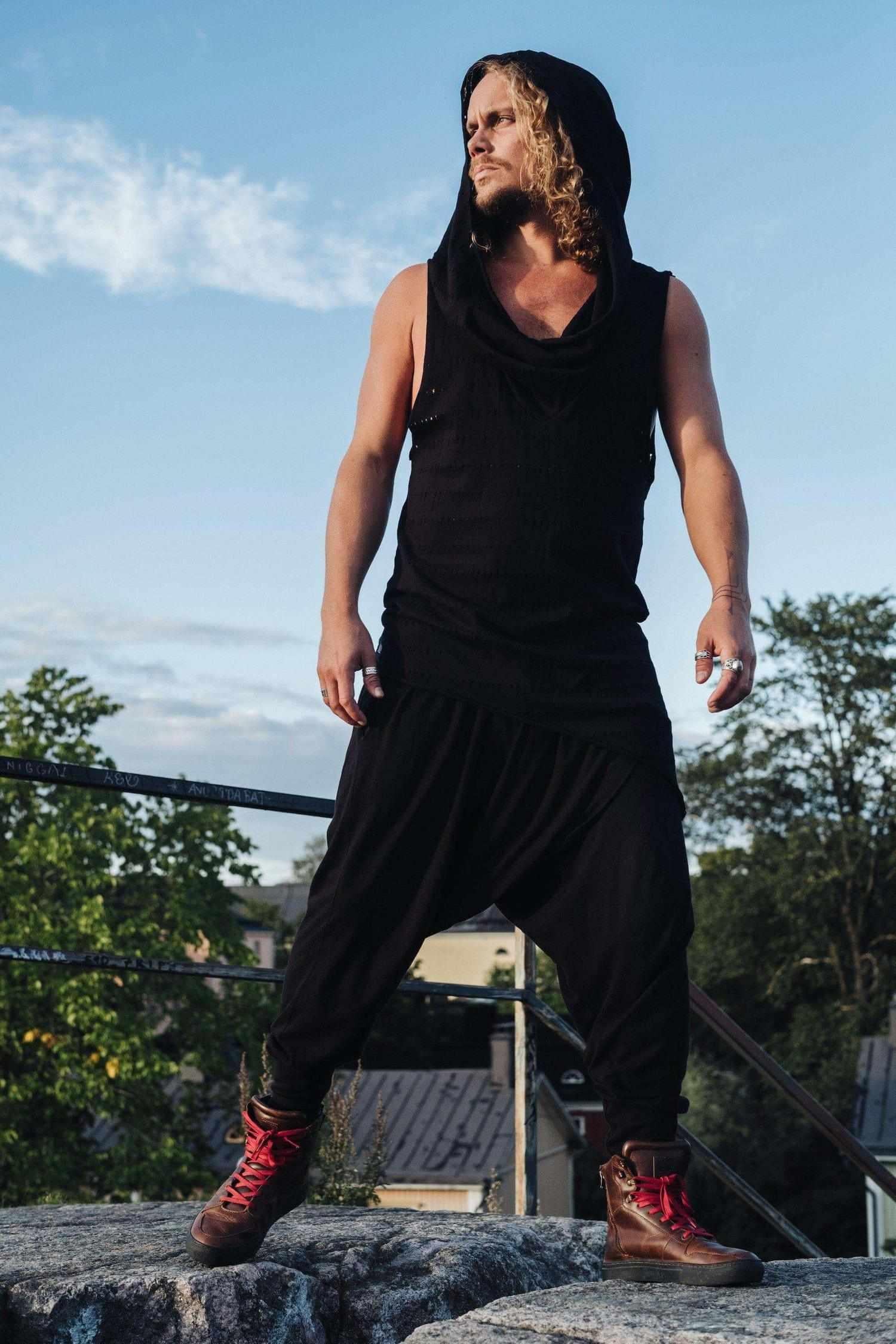 VALO Design Hoodies NOMAD – Light and breathable cowl neck ninja-assassin-style sleeveless hooded tee, crafted from organic cotton