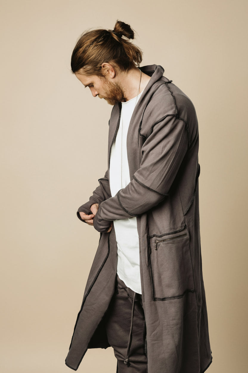 VALO Design Cape NORTHENER – A soft and comfortable long-sleeve hooded cardigan made from high-quality 100% French Terry cotton, featuring overlock stitching for added detail