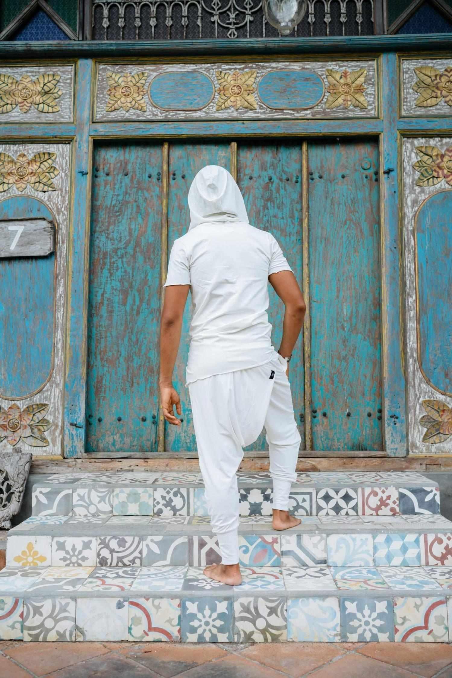 VALO Design RAUHA – A light, breathable, and striking ninja-assassin-style Jedi hooded tee, crafted from ultra-soft, high-quality organic bamboo stretch fabric