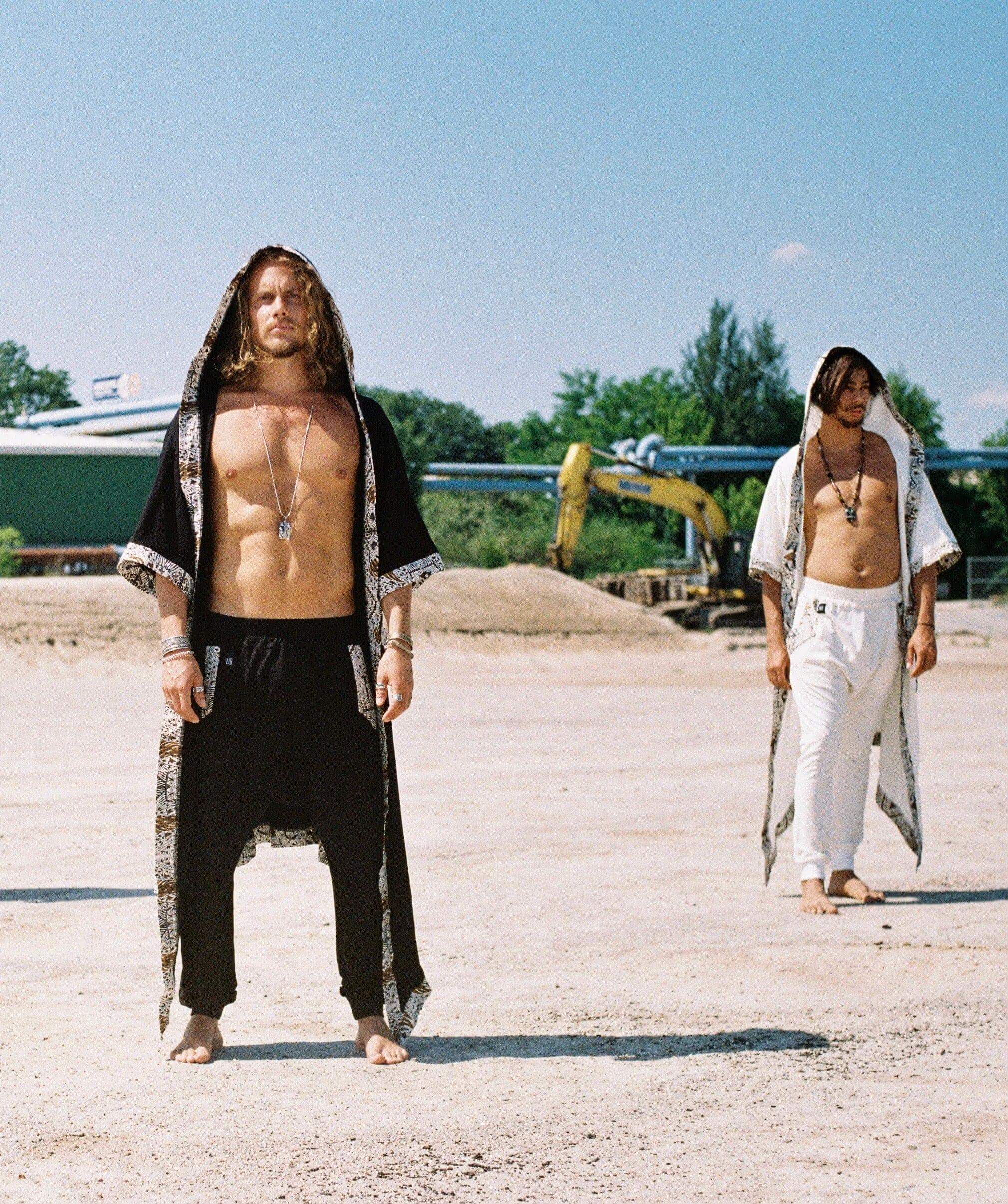 VALOdesigns Capes SHITAGI Black - Unique hooded bamboo kimono with tribal details