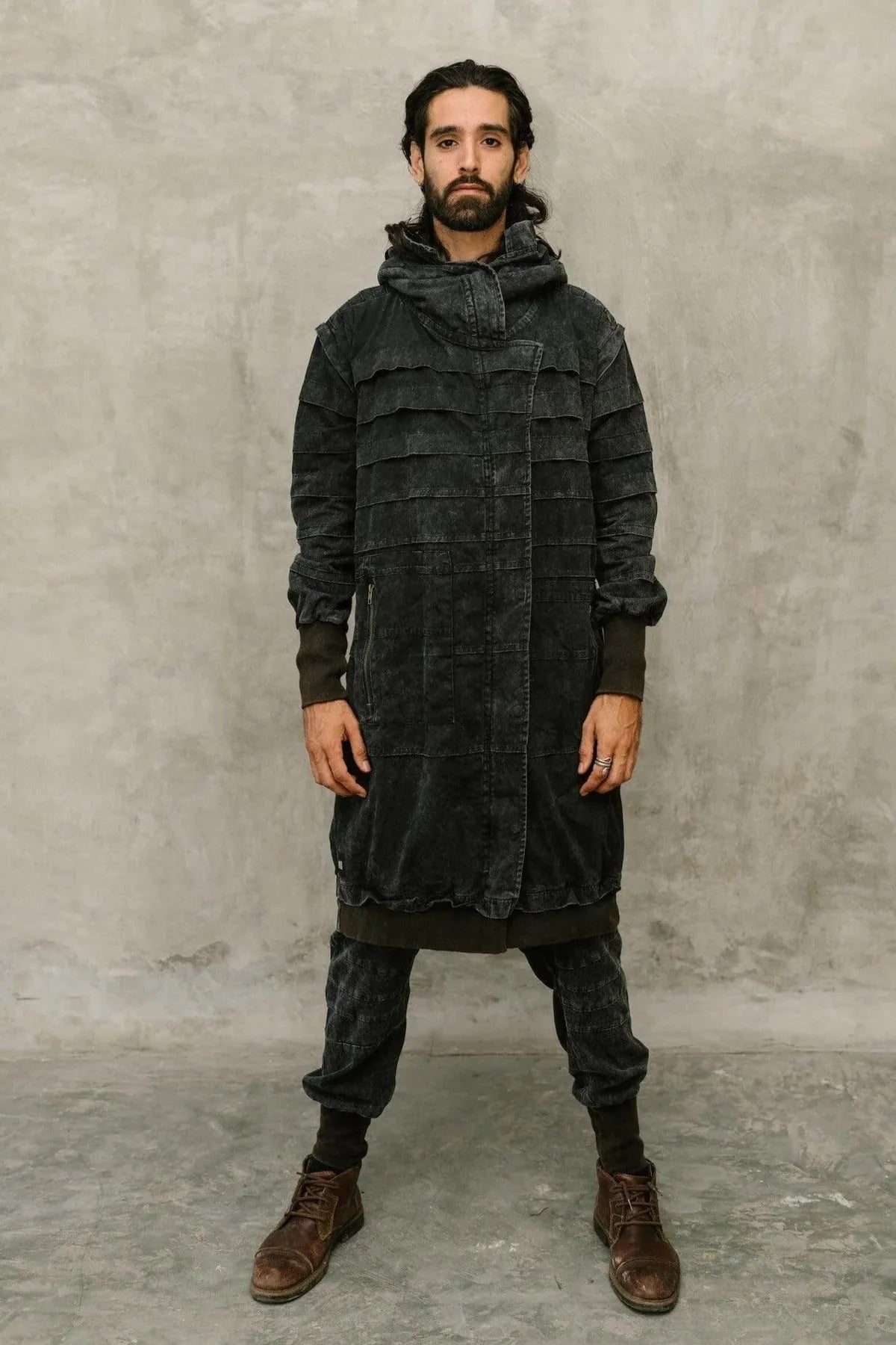 Sisu Outfit Stone Dark