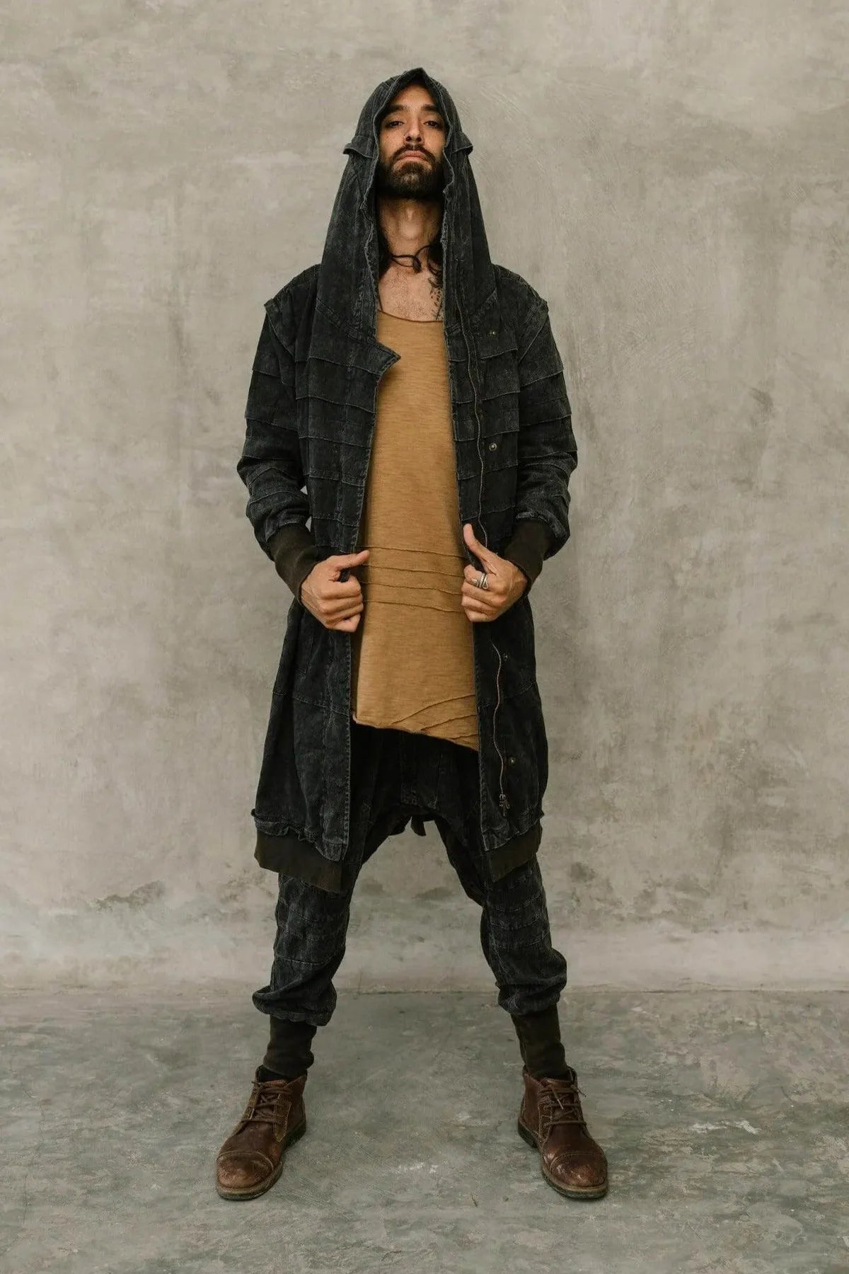 Sisu Outfit Stone Dark