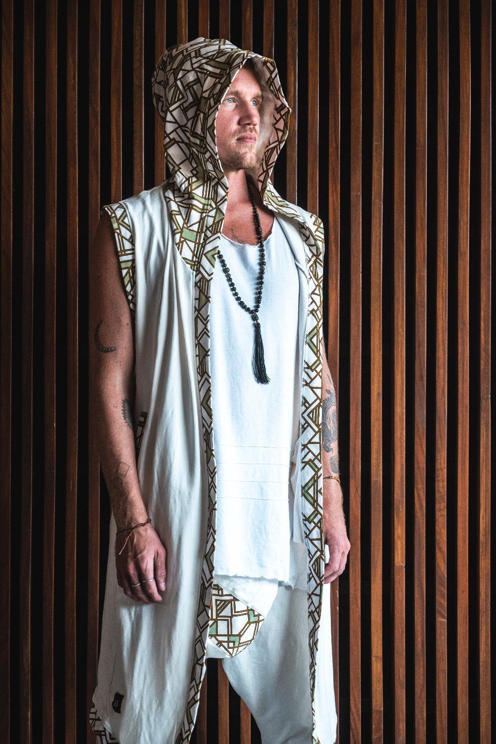 VALO Design Cape TAIKA WARRIOR – A striking hooded cape inspired by the Warrior of Light, crafted from exceptionally resilient and durable fabric.