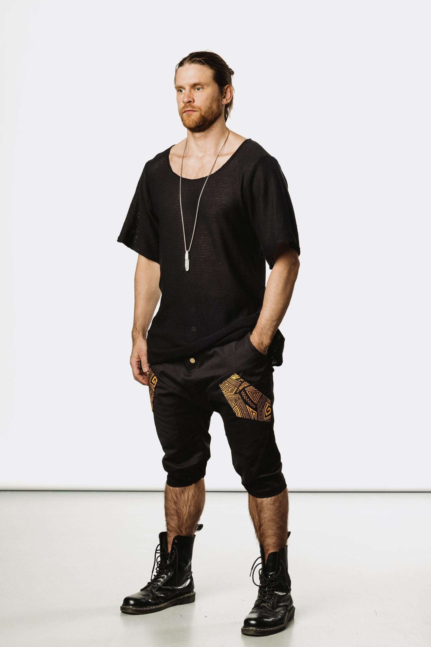 VALO Design Shorts URBAN CAPRI – Stylish capri shorts crafted from 100% cotton twill stretch, offering a comfortable fit with the look of denim-style fabric