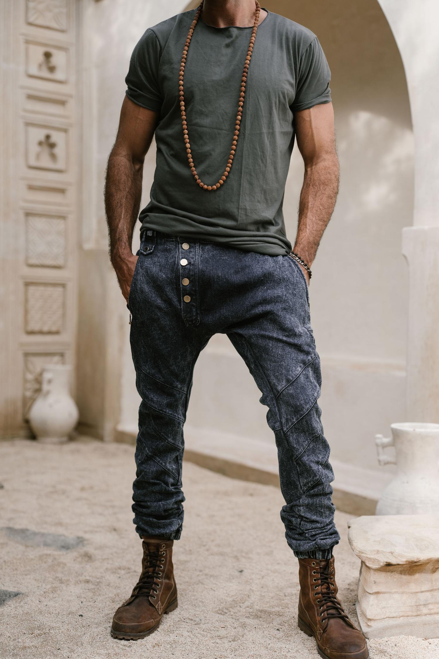 VALO FIT tee and USKO pants