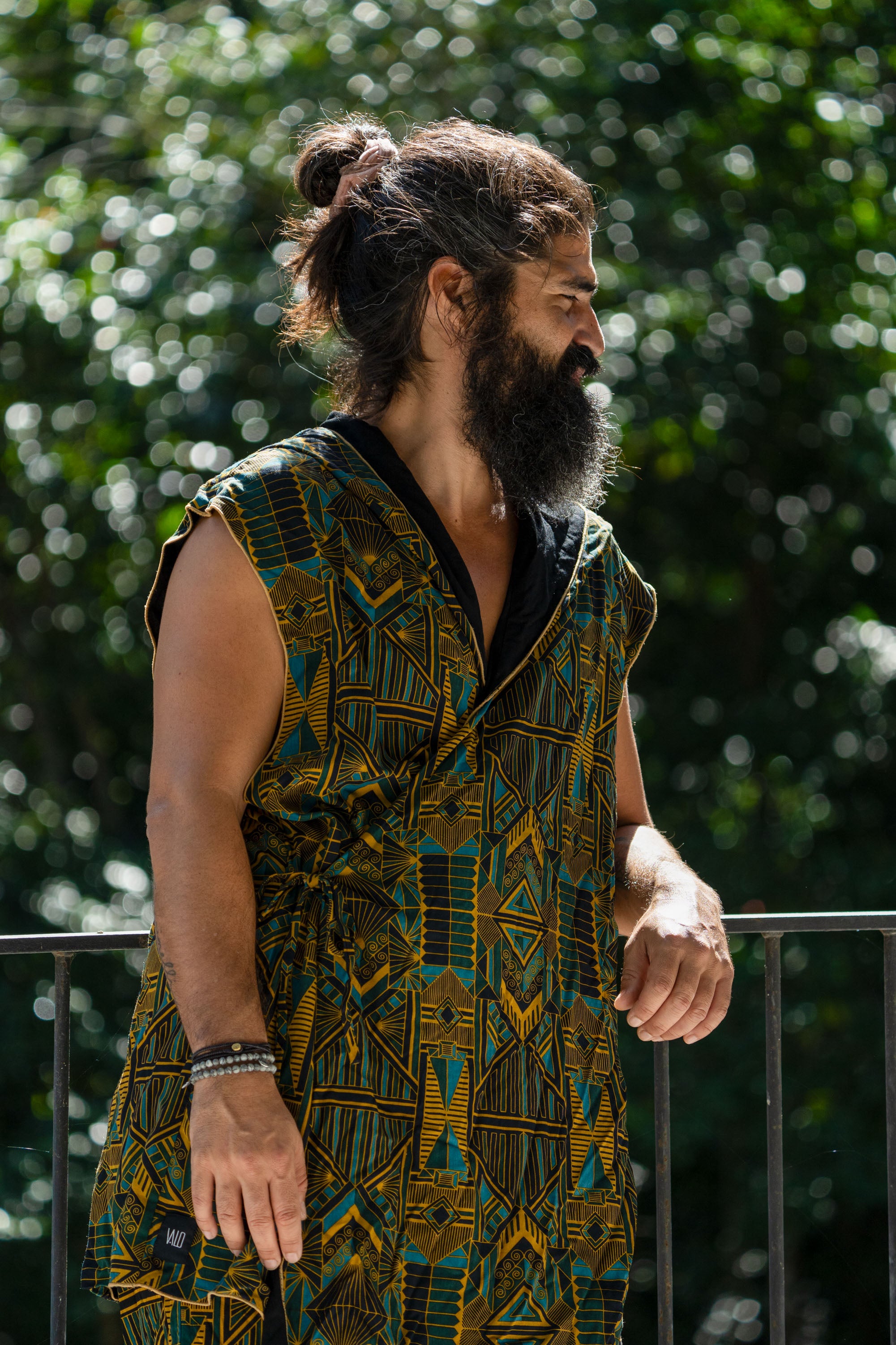 VALO Design Kimono Hanzo - Japanese style double-layered hooded sleeveless kimono top made of 100% Tencel