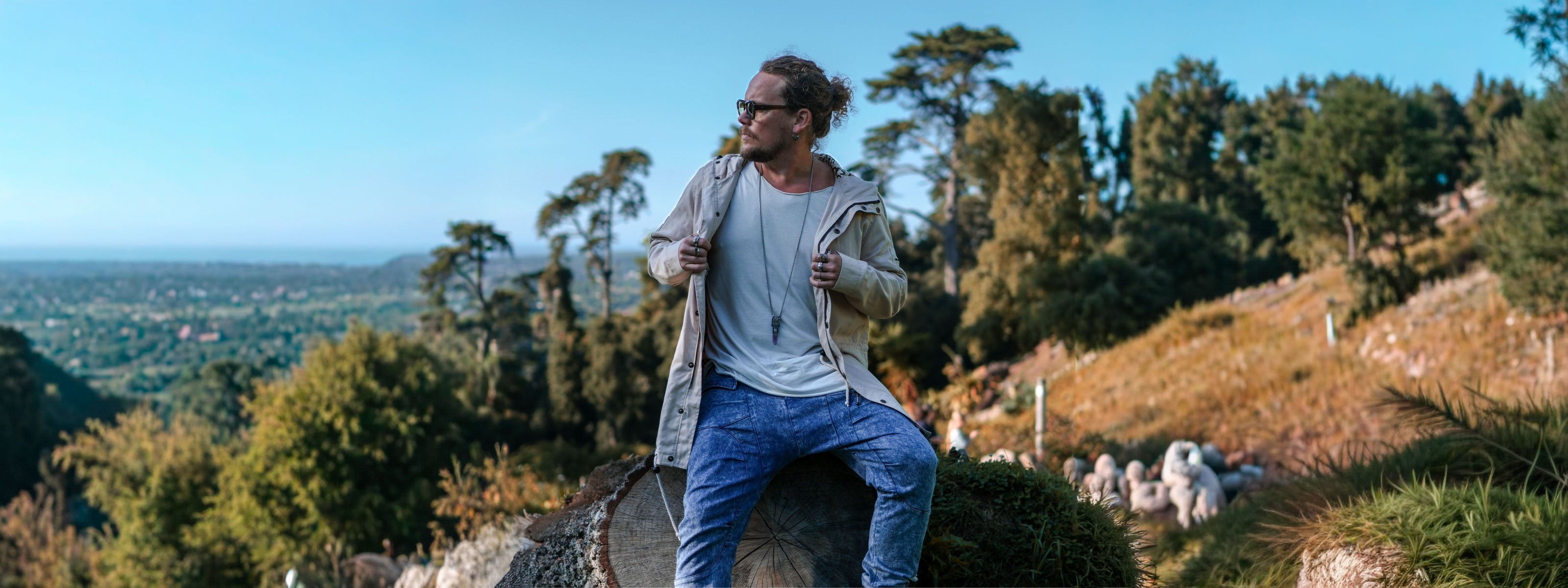 VALO Design - Luonto Jacket & YÖ Pants - Sintra Dekstop Banner