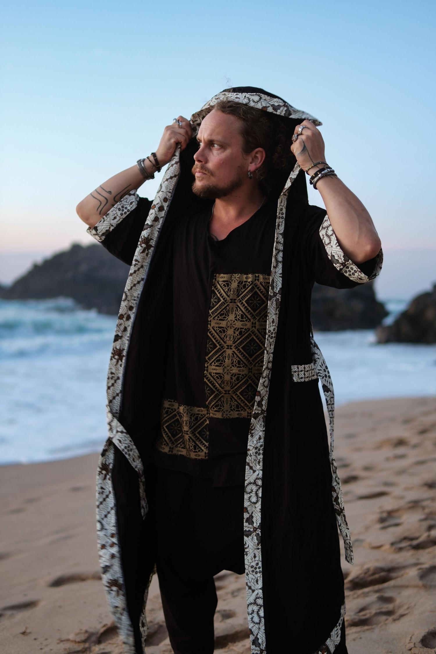 SHITAGI Black - Unique Hooded Bamboo Kimono with Tribal Details