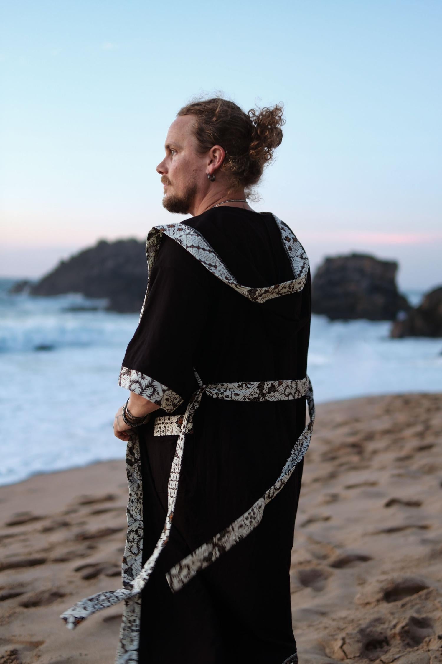 SHITAGI Black - Unique Hooded Bamboo Kimono with Tribal Details