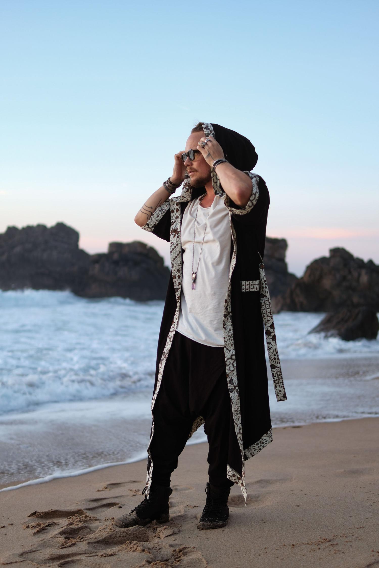 SHITAGI Black - Unique Hooded Bamboo Kimono with Tribal Details