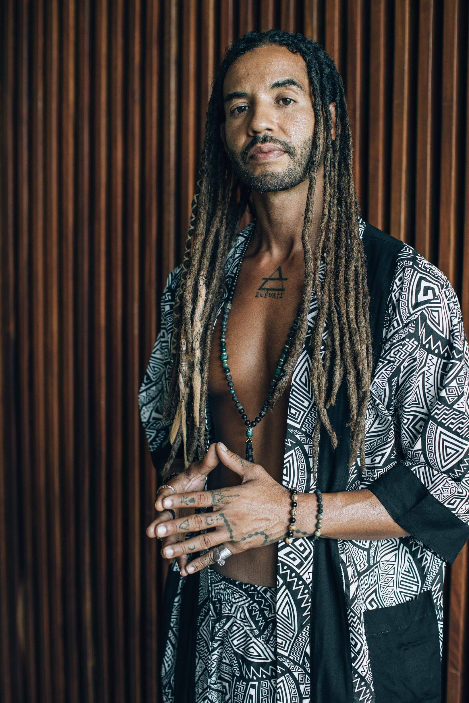 VALO Design Clothing VALO SPIRIT Black & White Tribal - elegant & unique cotton kimono cardigan