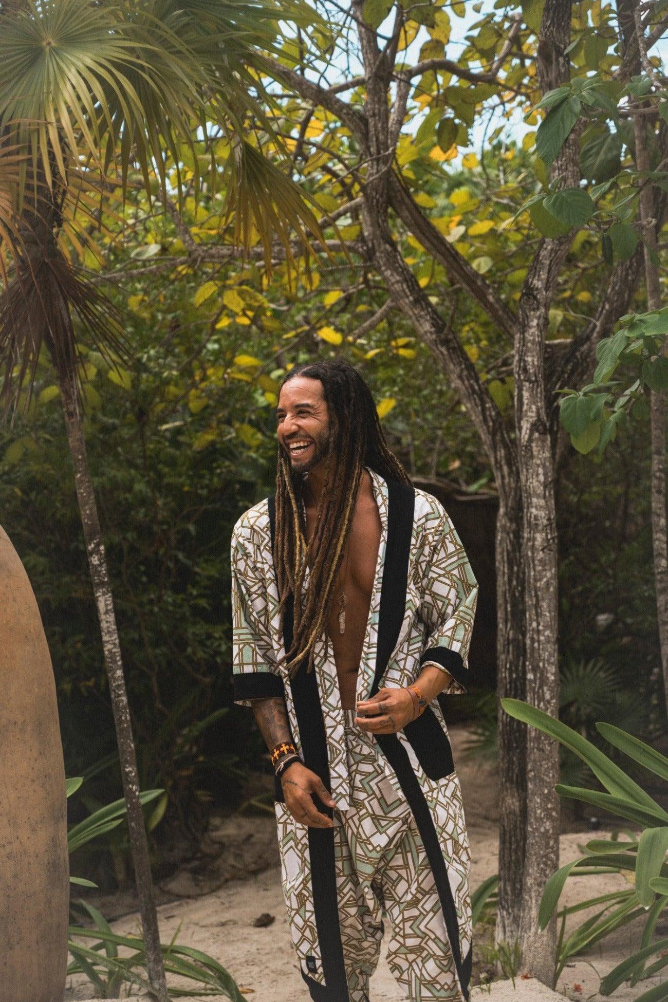 VALO Design Kimono VALO Spirit - An impressive and elegant long 100% cotton kimono cardigan with half sleeves