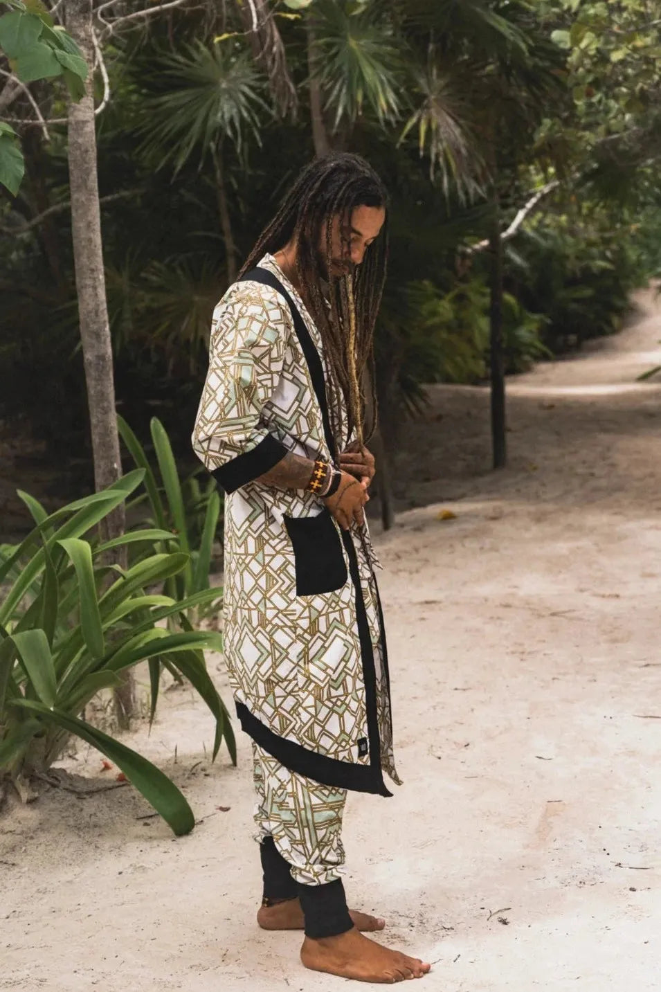 Valo Spirit Outfit White Geometric