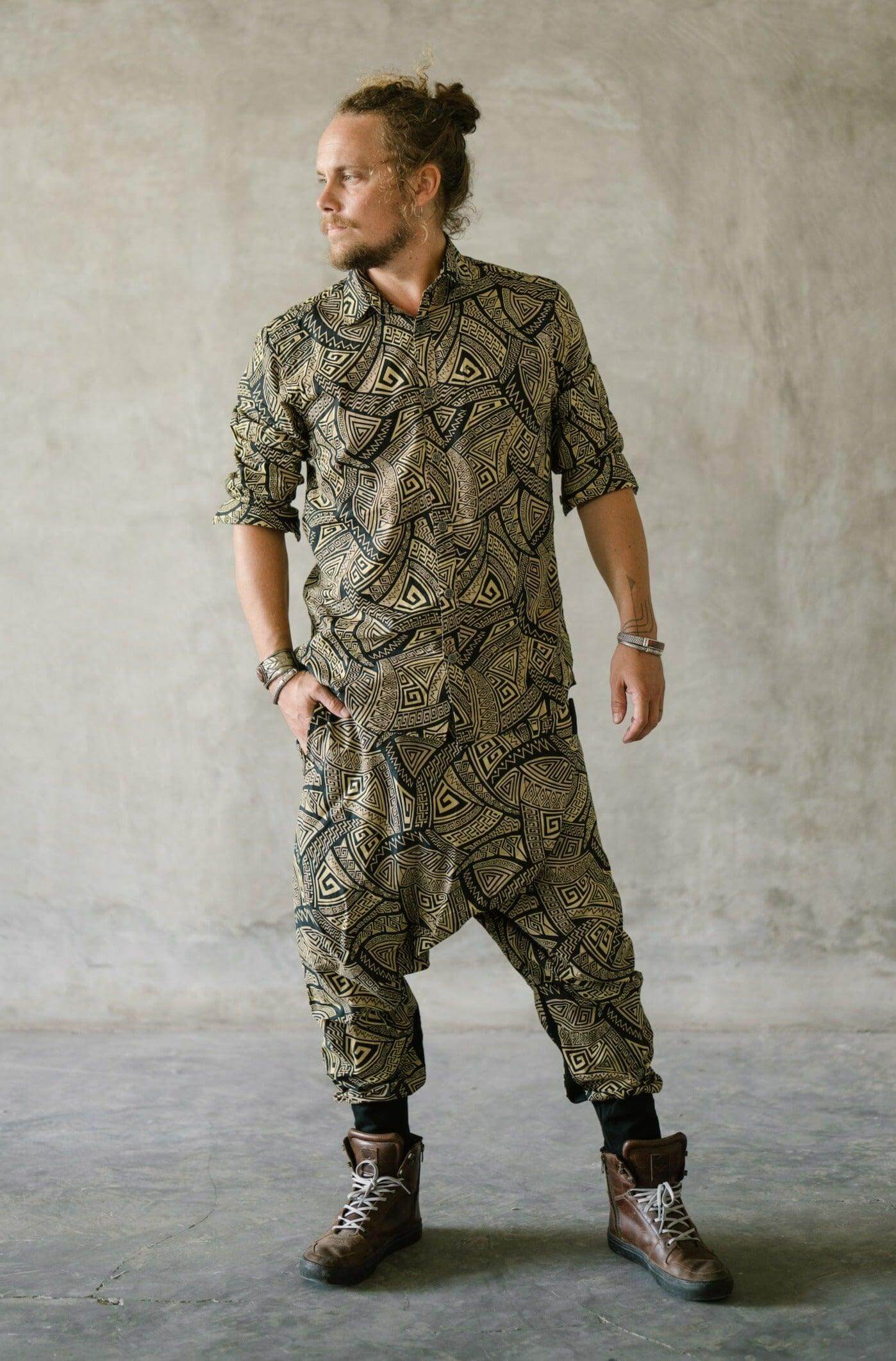 VALO SPIRIT PANTAI Black & Gold Tribal - A classic slim fit button up shirt with unique print - VALO Design Clothing