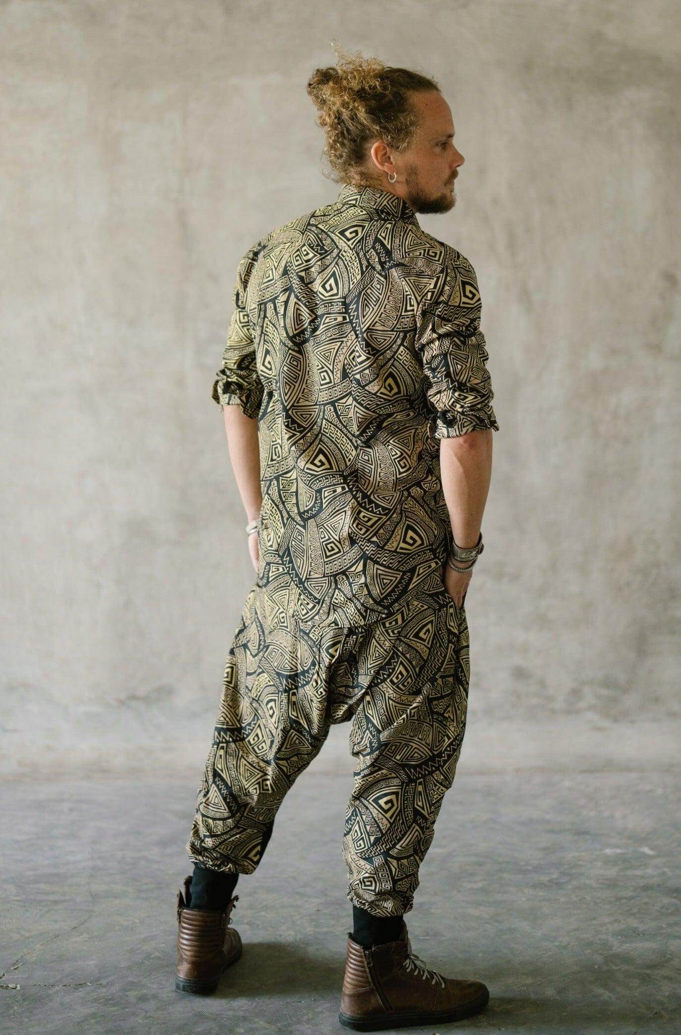 VALO SPIRIT PANTAI Black & Gold Tribal - A classic slim fit button up shirt with unique print - VALO Design Clothing