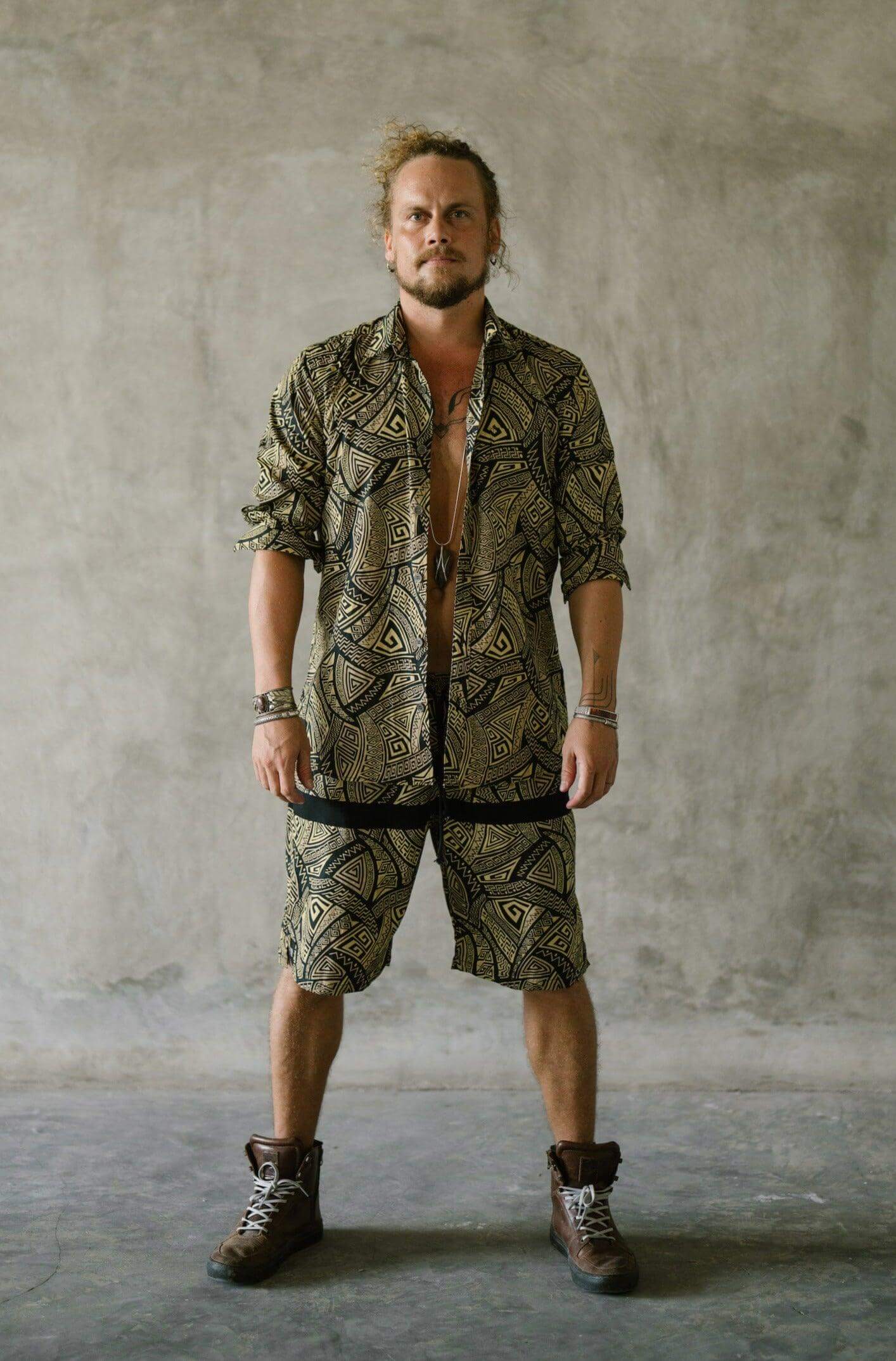 VALO SPIRIT PANTAI Black & Gold Tribal - A classic slim fit button up shirt with unique print - VALO Design Clothing